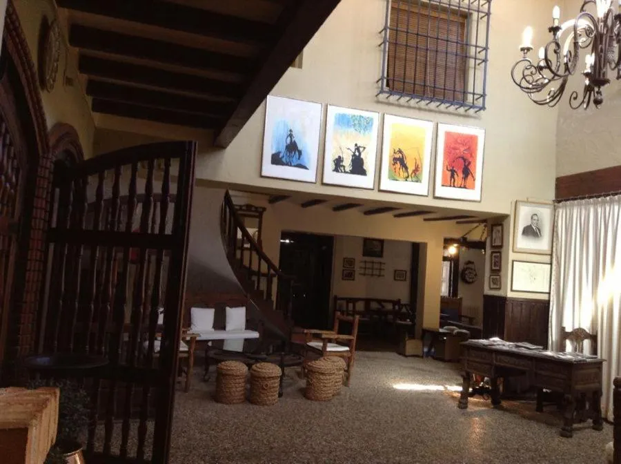 Seasons in Hotel Mesón de Don Quijote