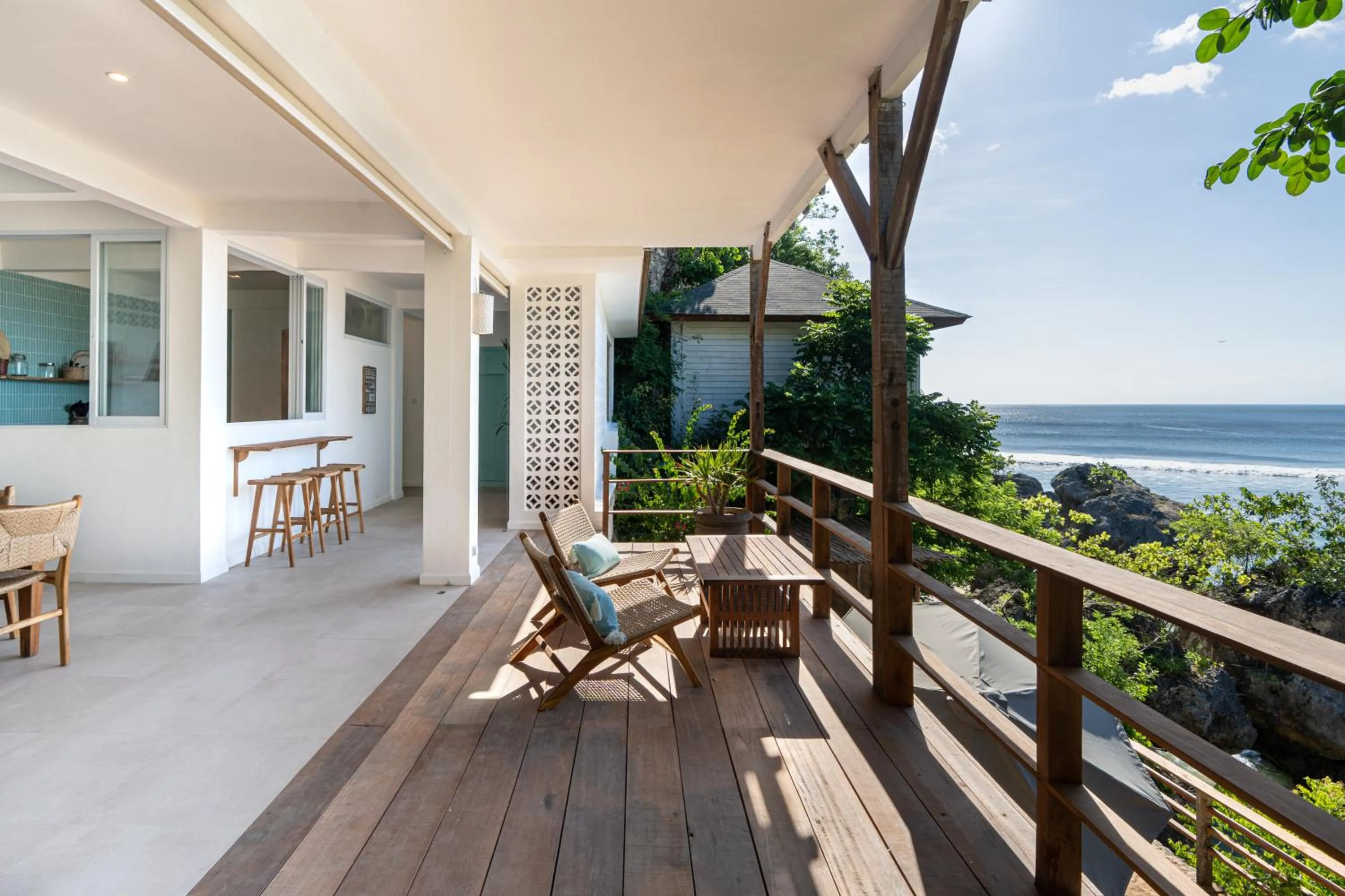 Day in Bingin Beach House