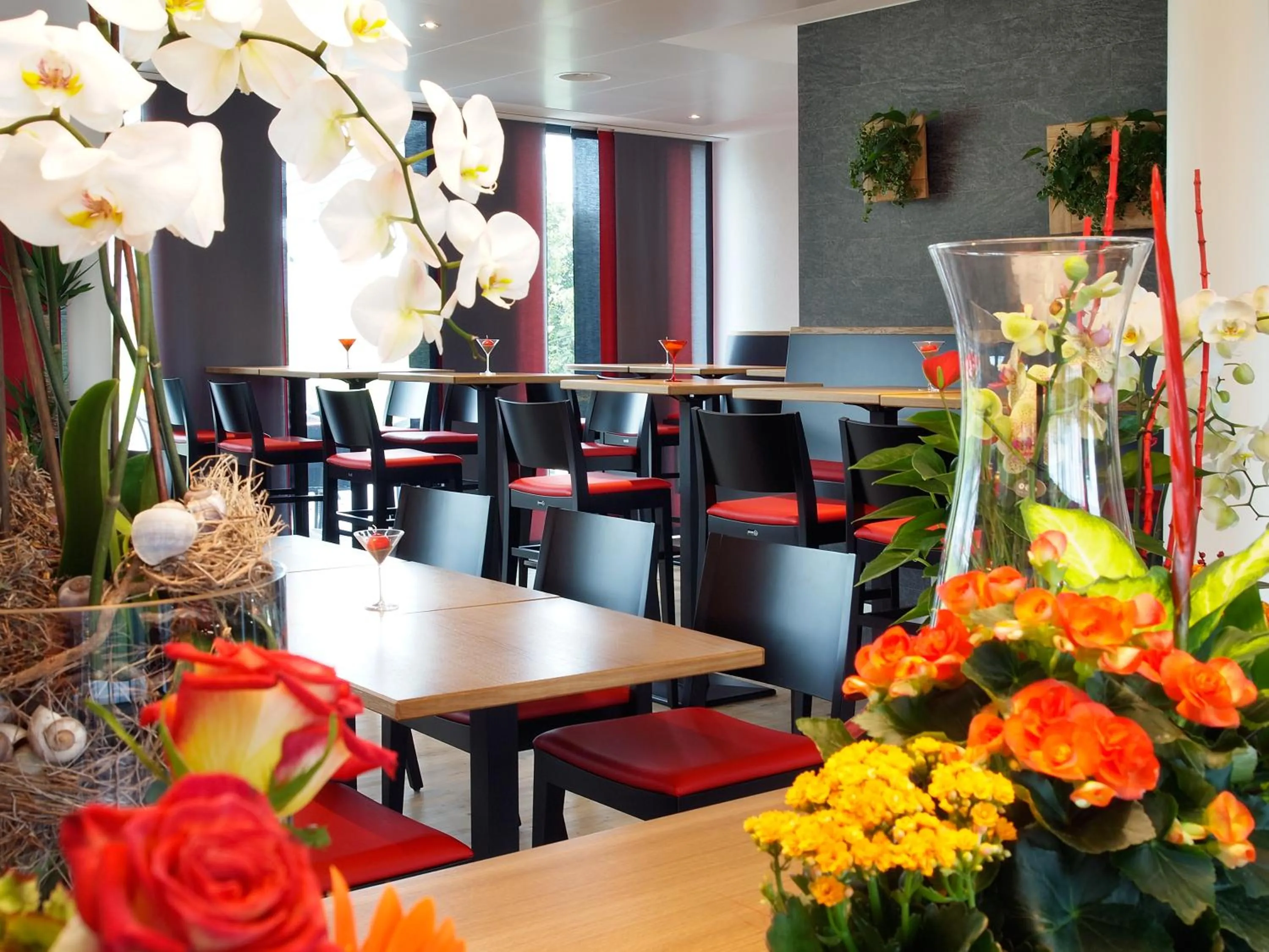 Restaurant/places to eat in ibis Bulle - La Gruyère Swiss Bike Hotel