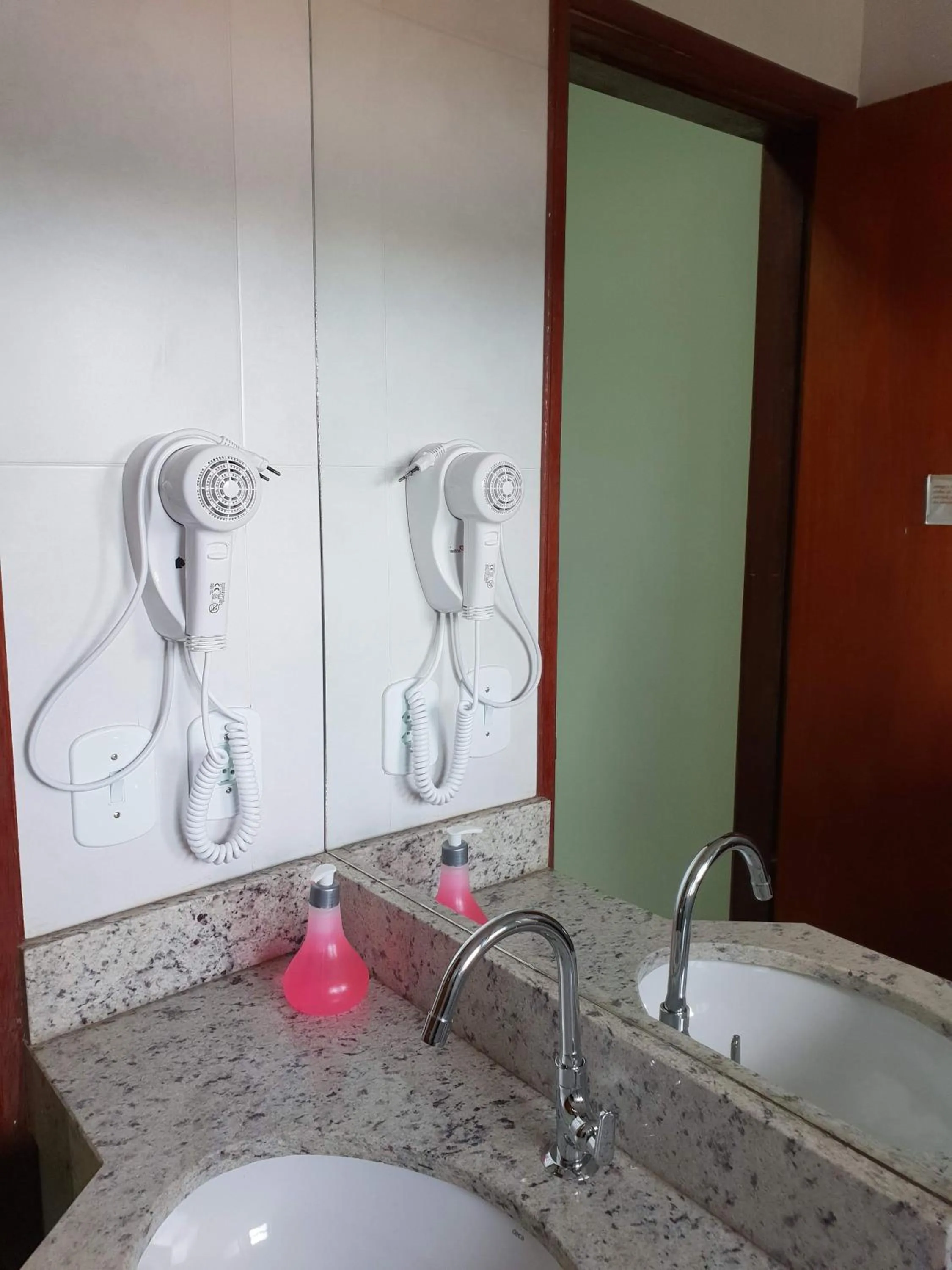 Bathroom in Hotel Refugio