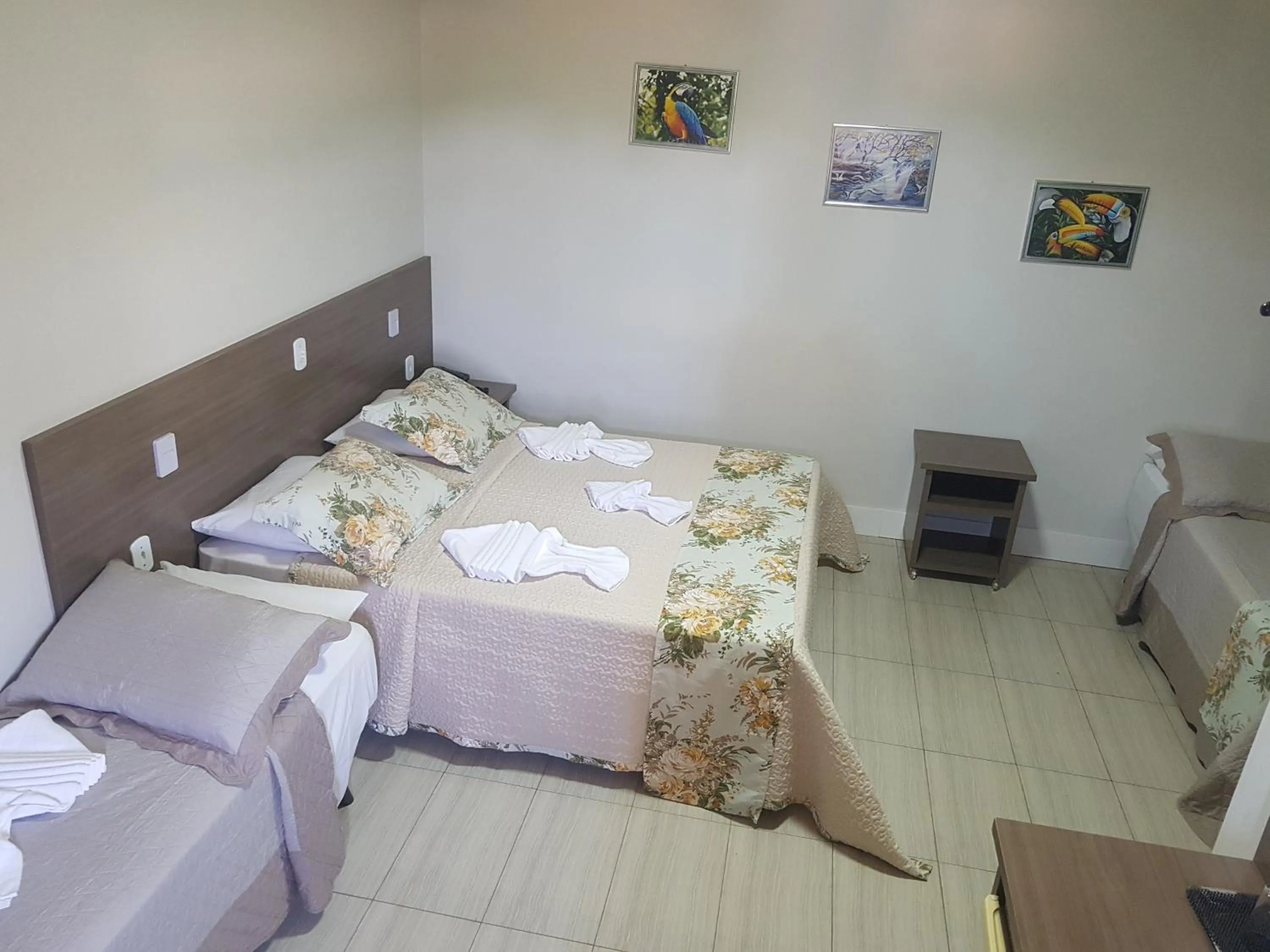 Bed in Hotel Refugio