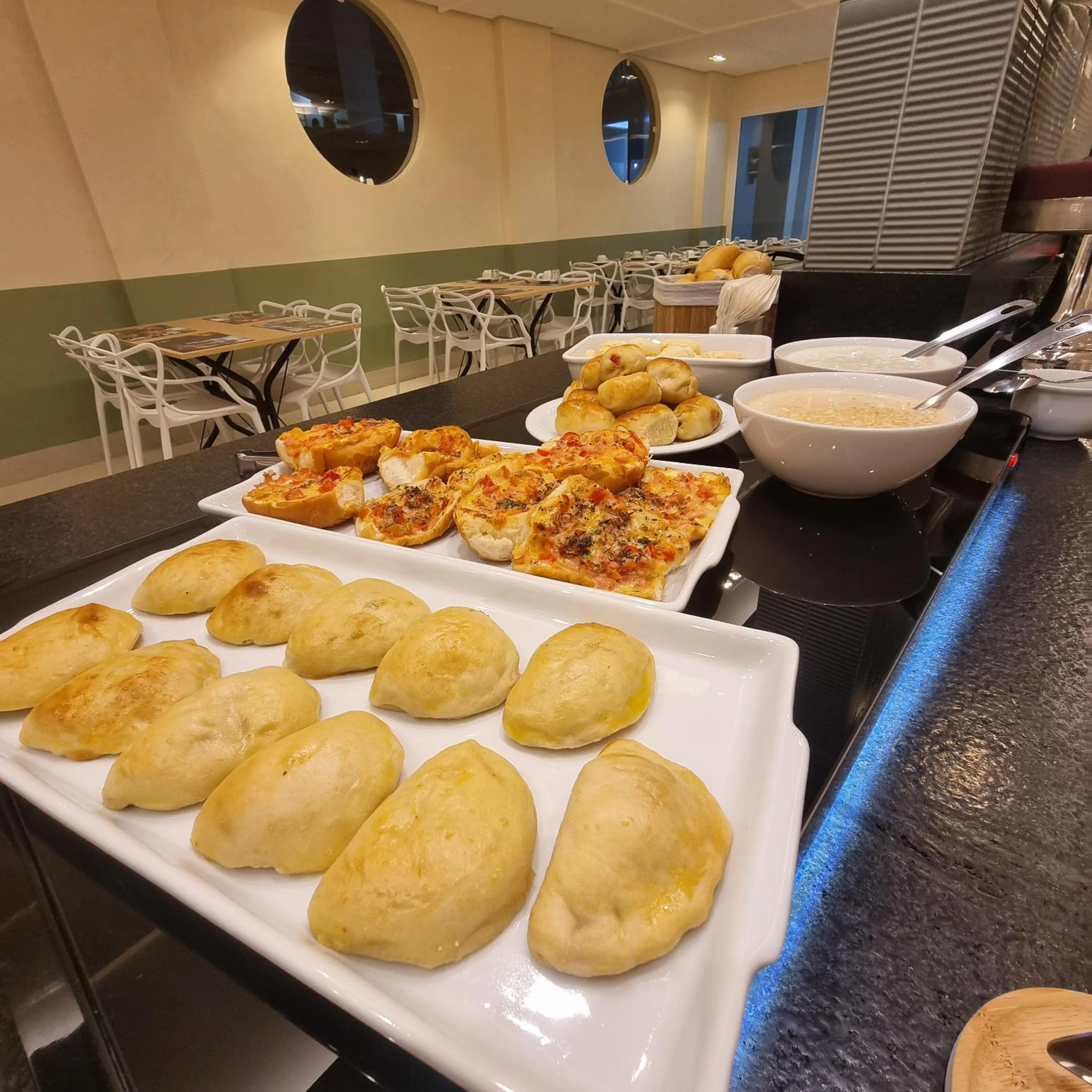 Breakfast in Hotel Refugio