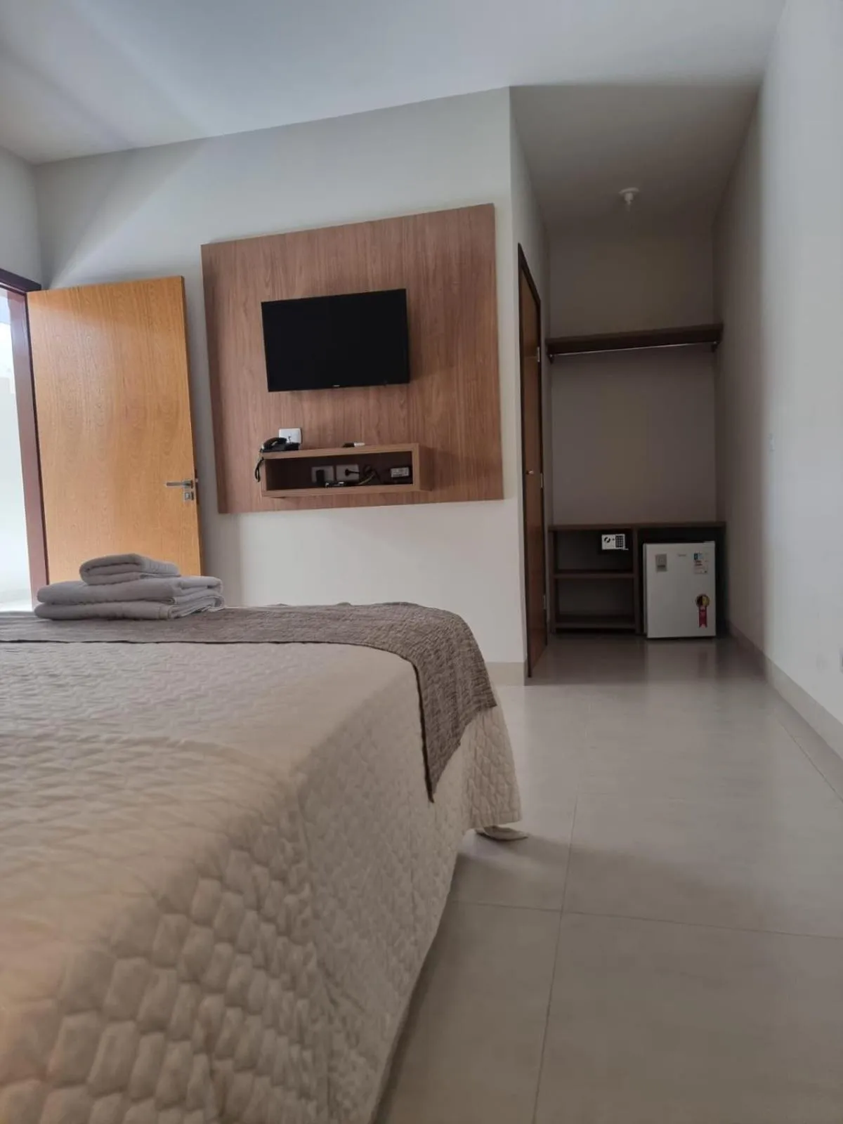 TV and multimedia, Bed in Hotel Refugio