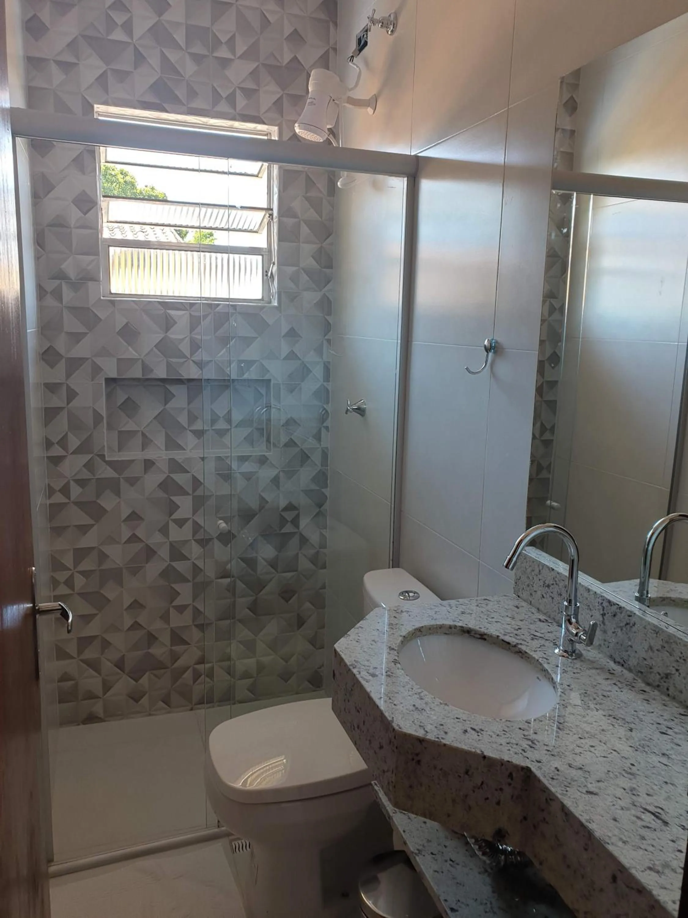 Shower in Hotel Refugio