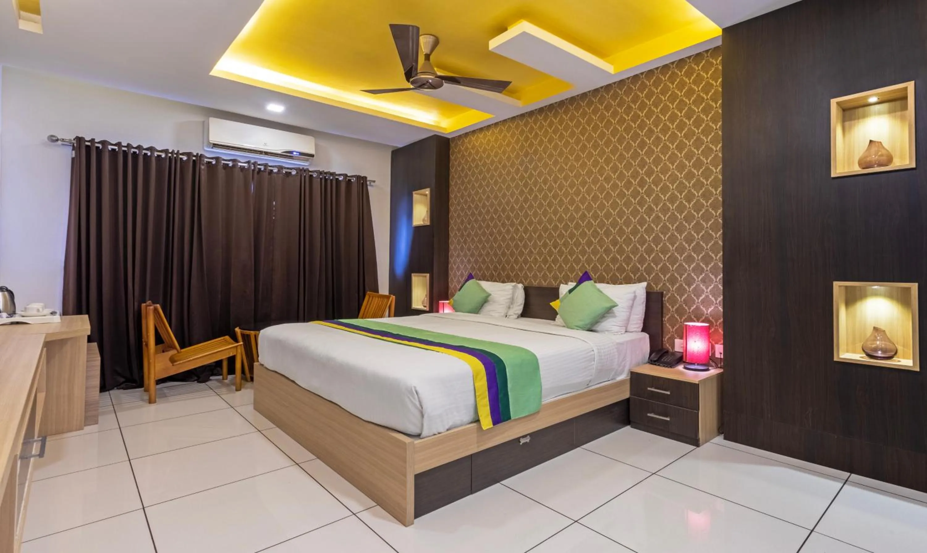 Deluxe Double Room - single occupancy in Treebo Grand Canyon By D2V