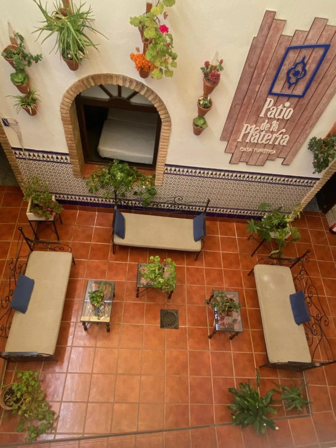 On site in Patio de la Plateria