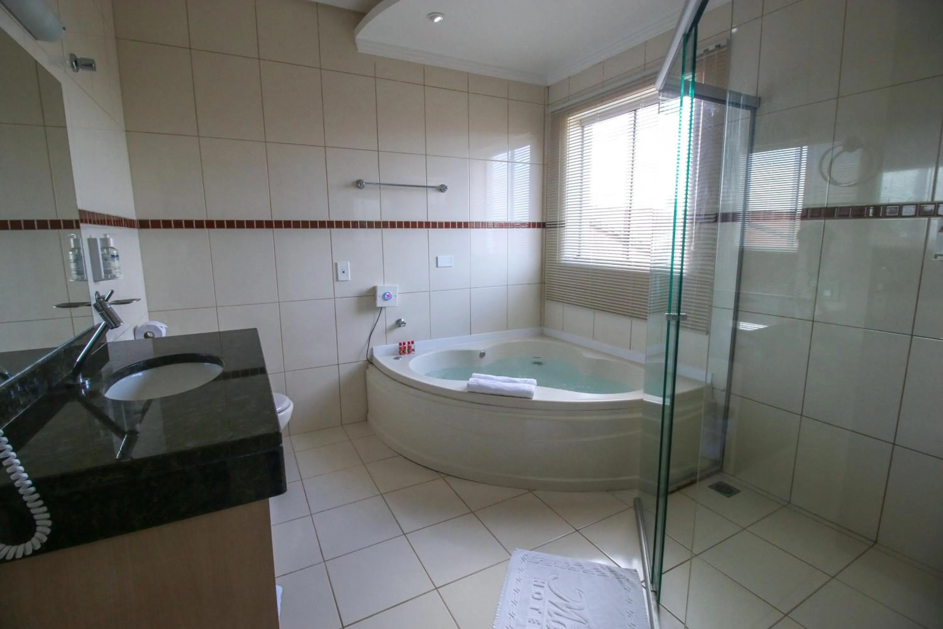 Bathroom in Marruá Hotel