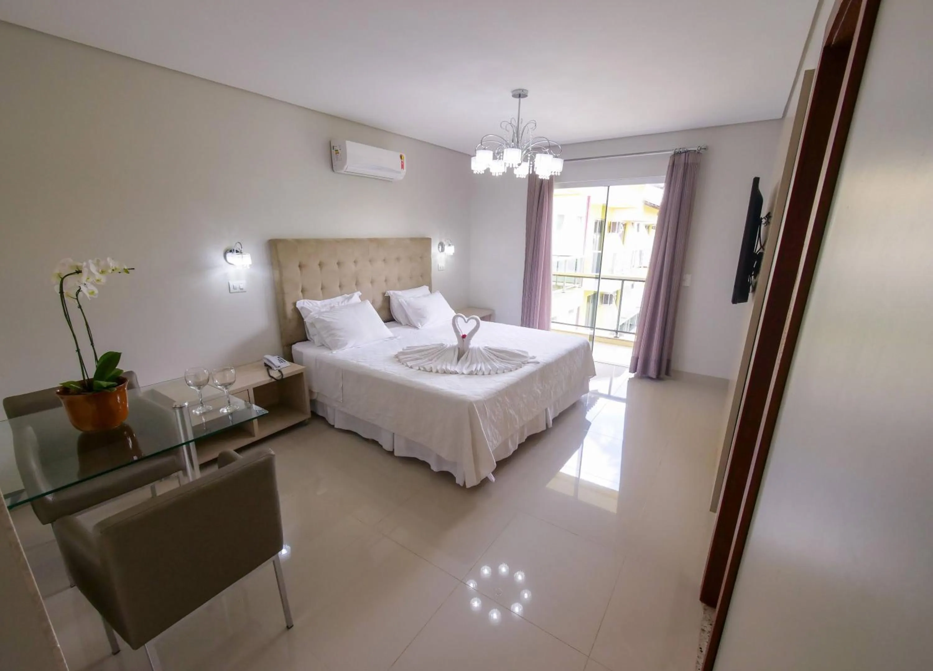 Photo of the whole room, Bed in Marruá Hotel