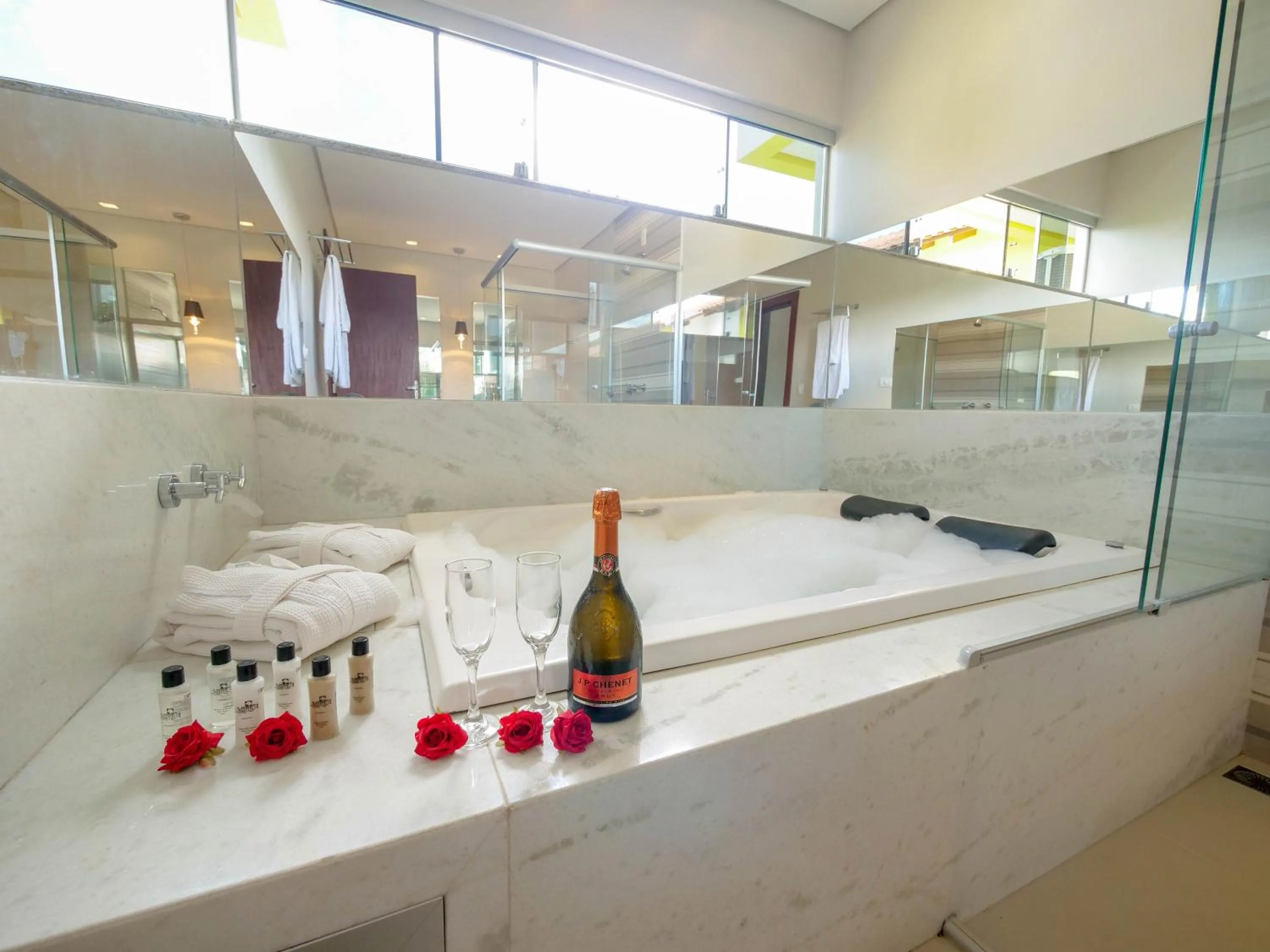 Bathroom in Marruá Hotel