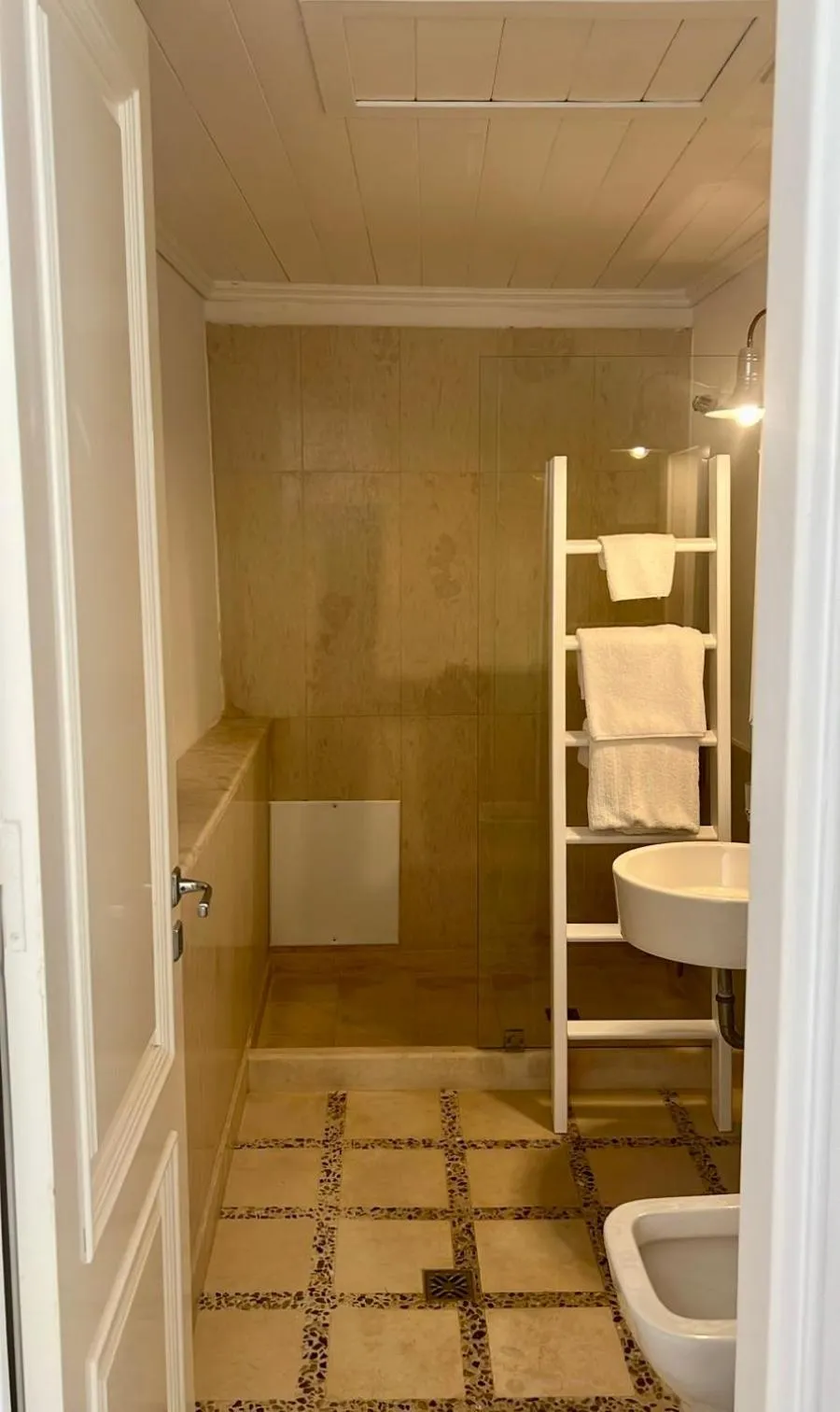 Bathroom in Perantzada Hotel 1811