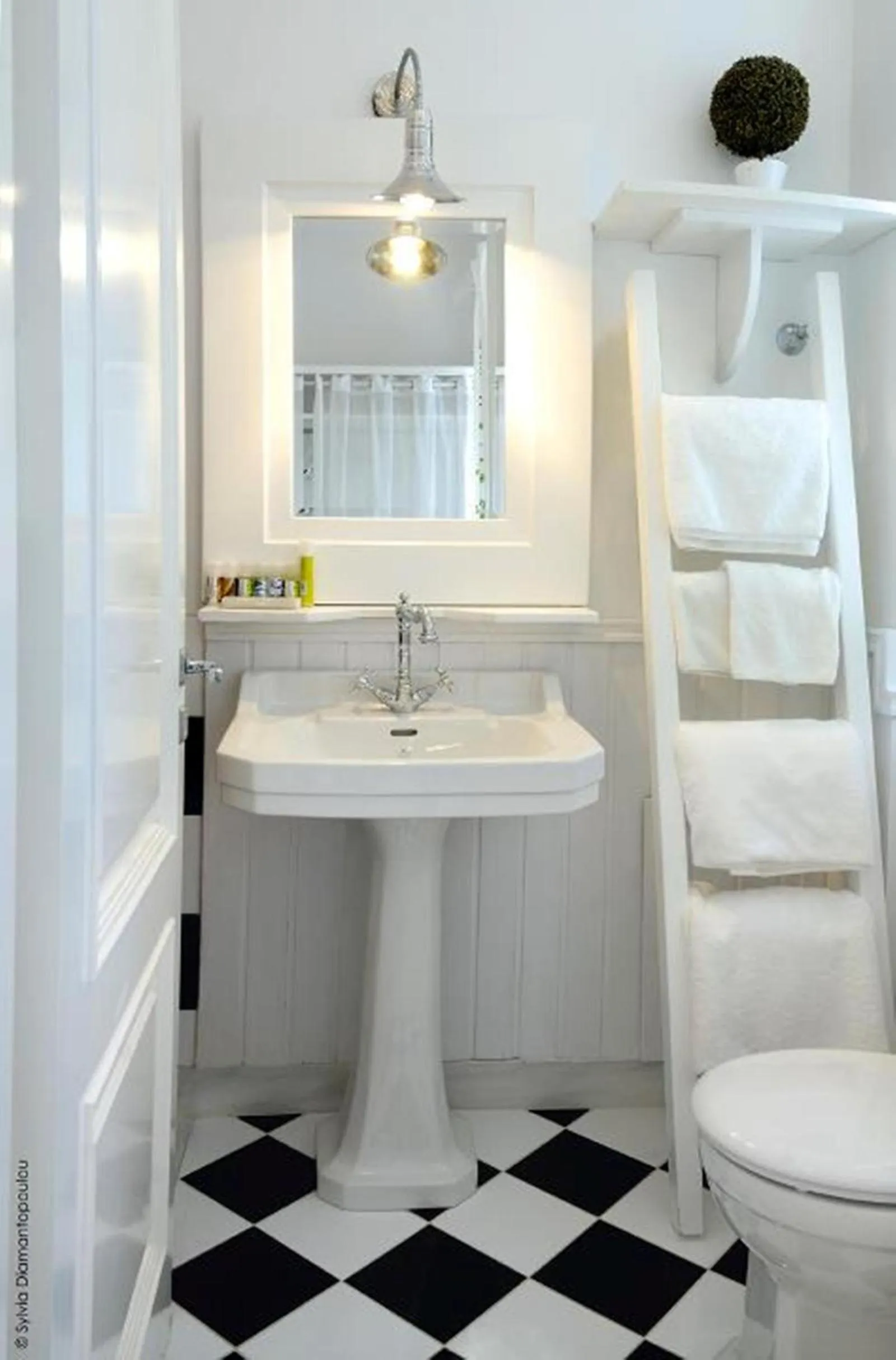 Toilet in Perantzada Hotel 1811