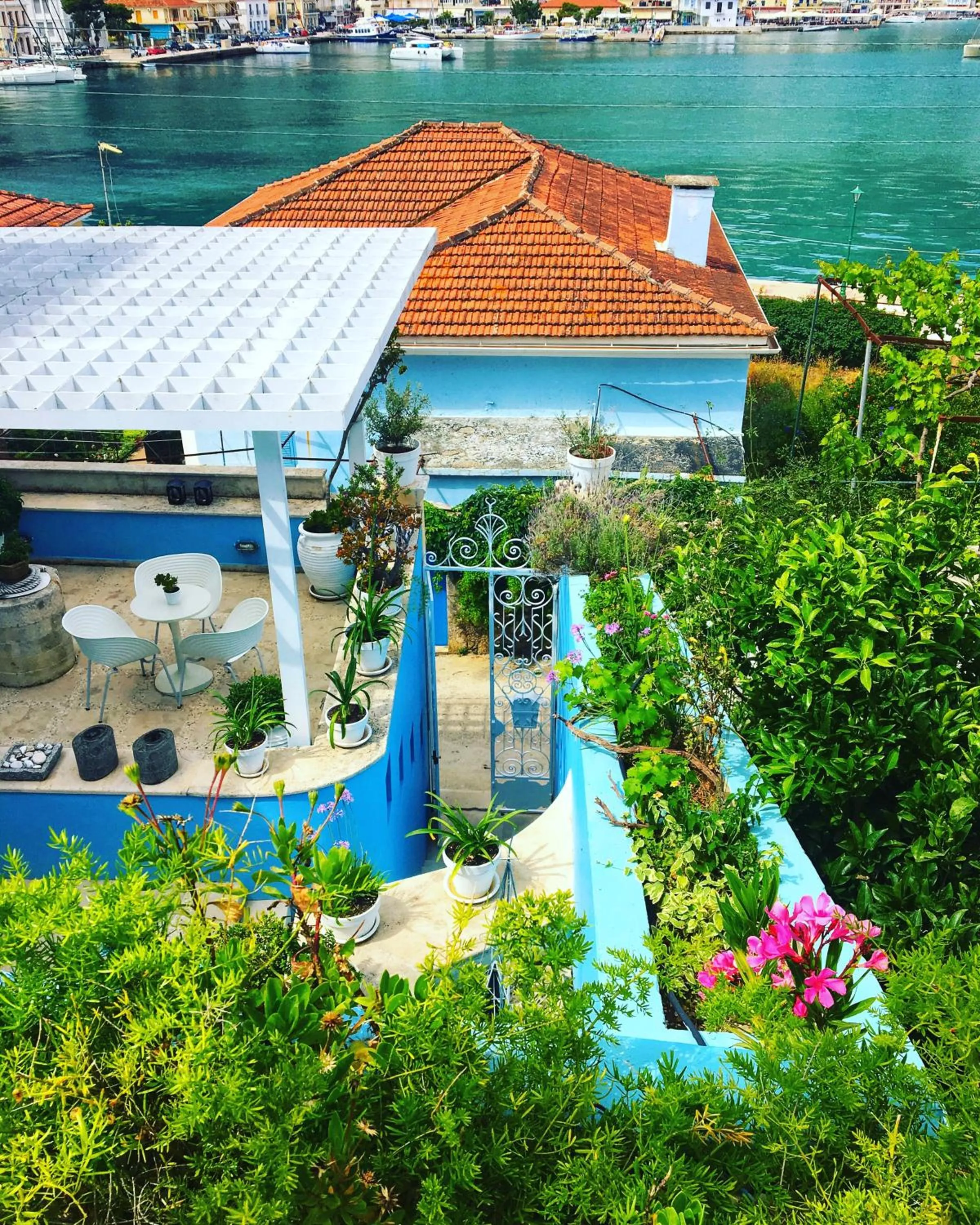 Facade/entrance in Perantzada Hotel 1811