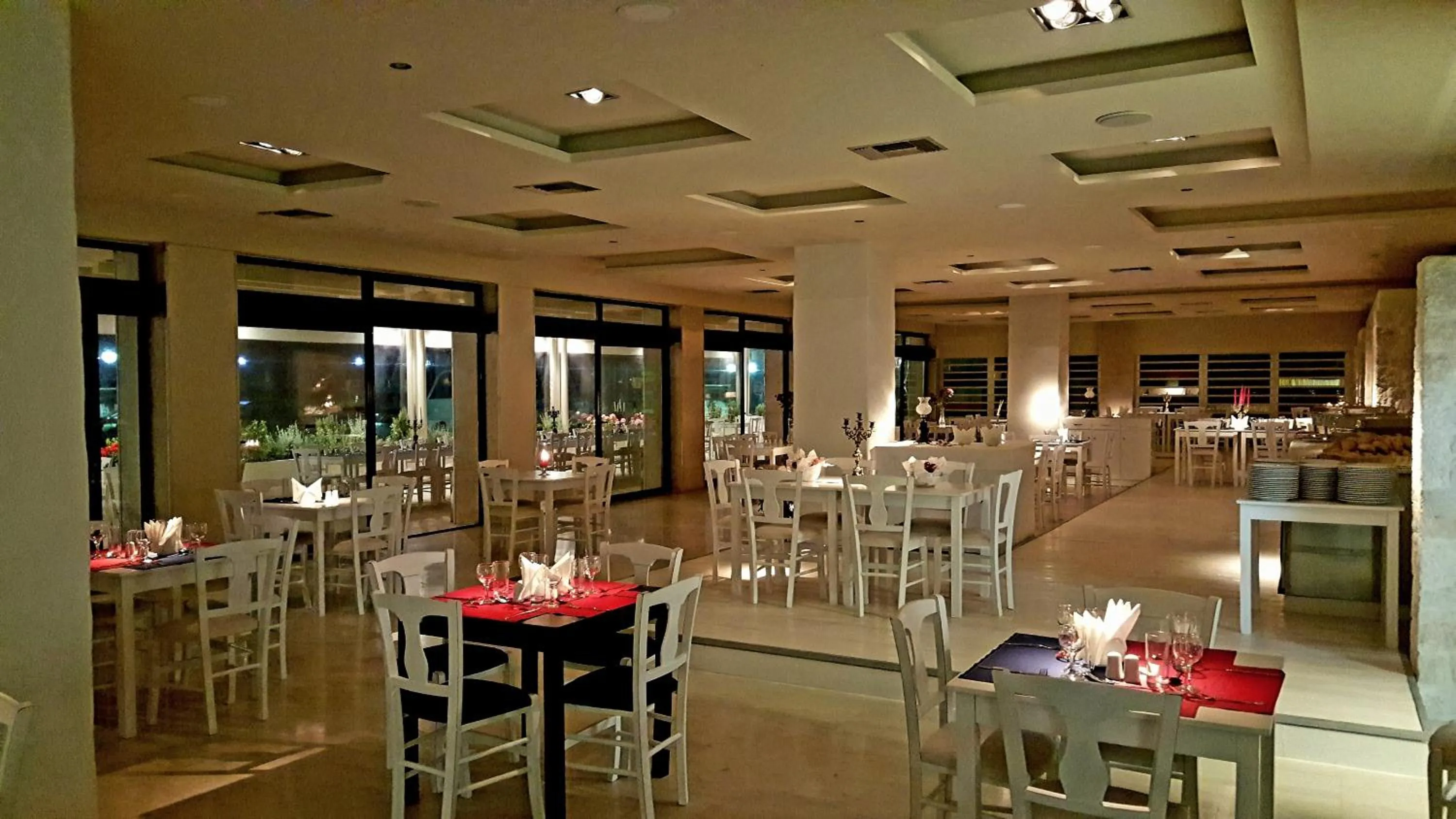 Restaurant/places to eat in Ionion Star Hotel