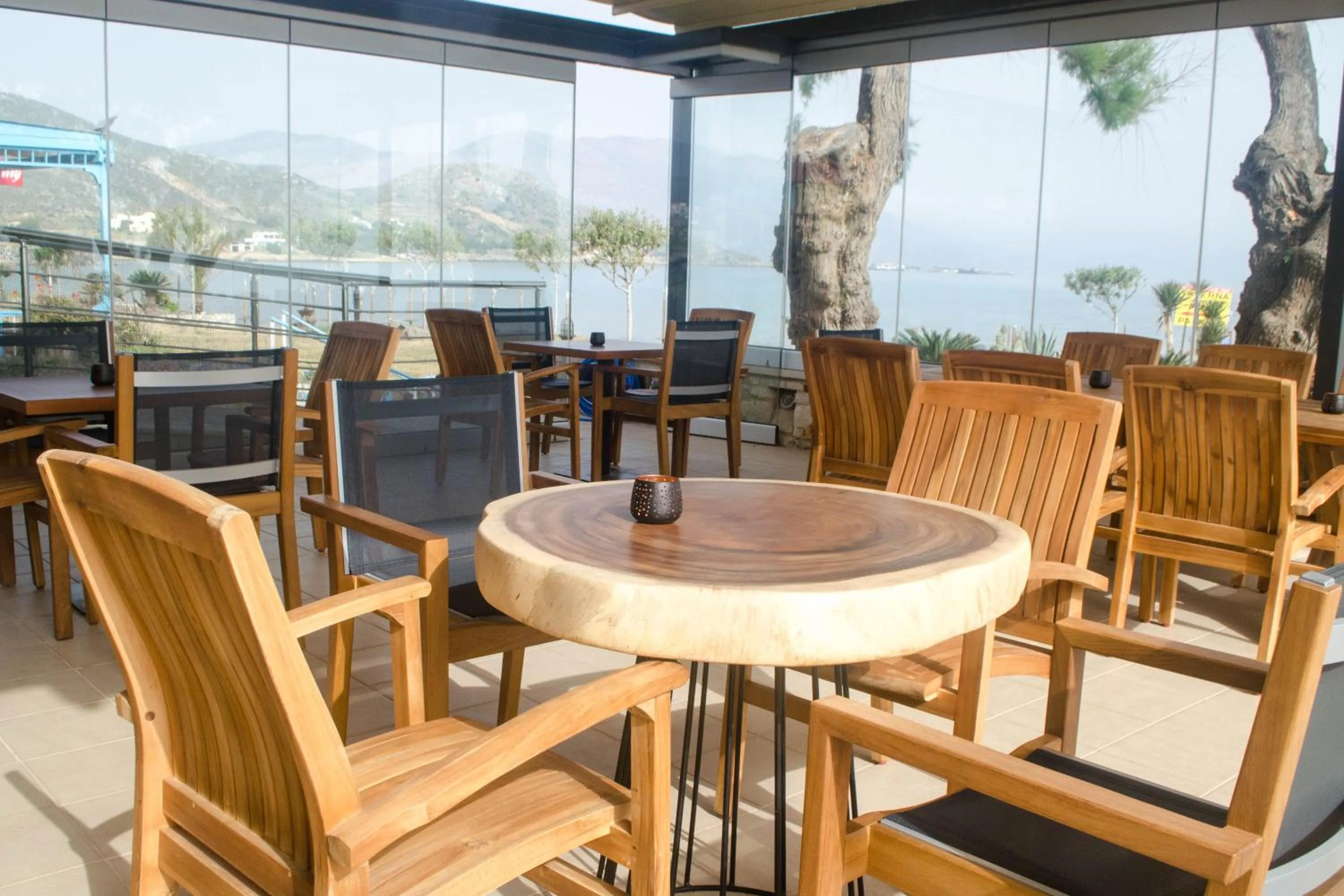 Restaurant/places to eat in Nautilus Bay Hotel