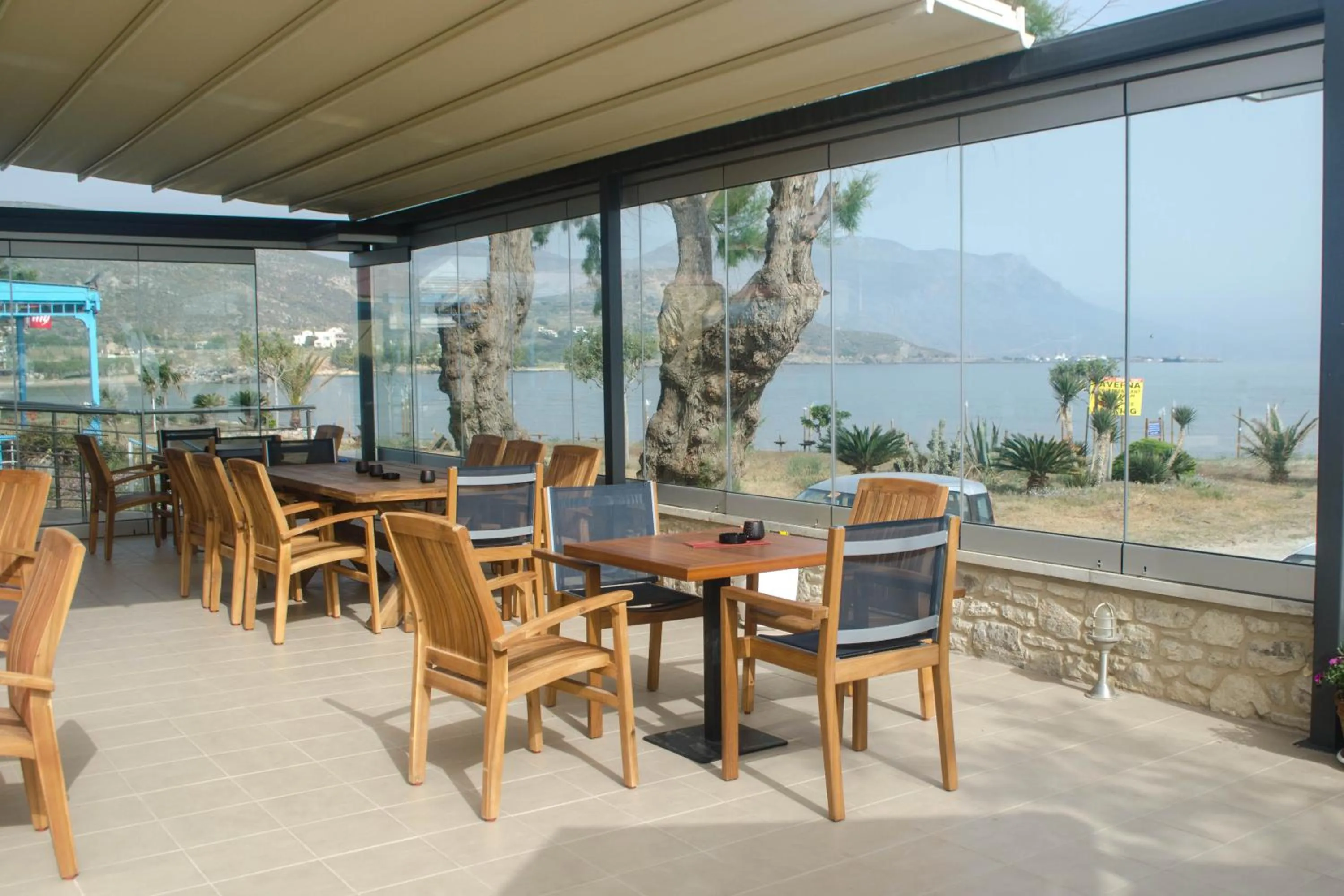 Restaurant/places to eat in Nautilus Bay Hotel