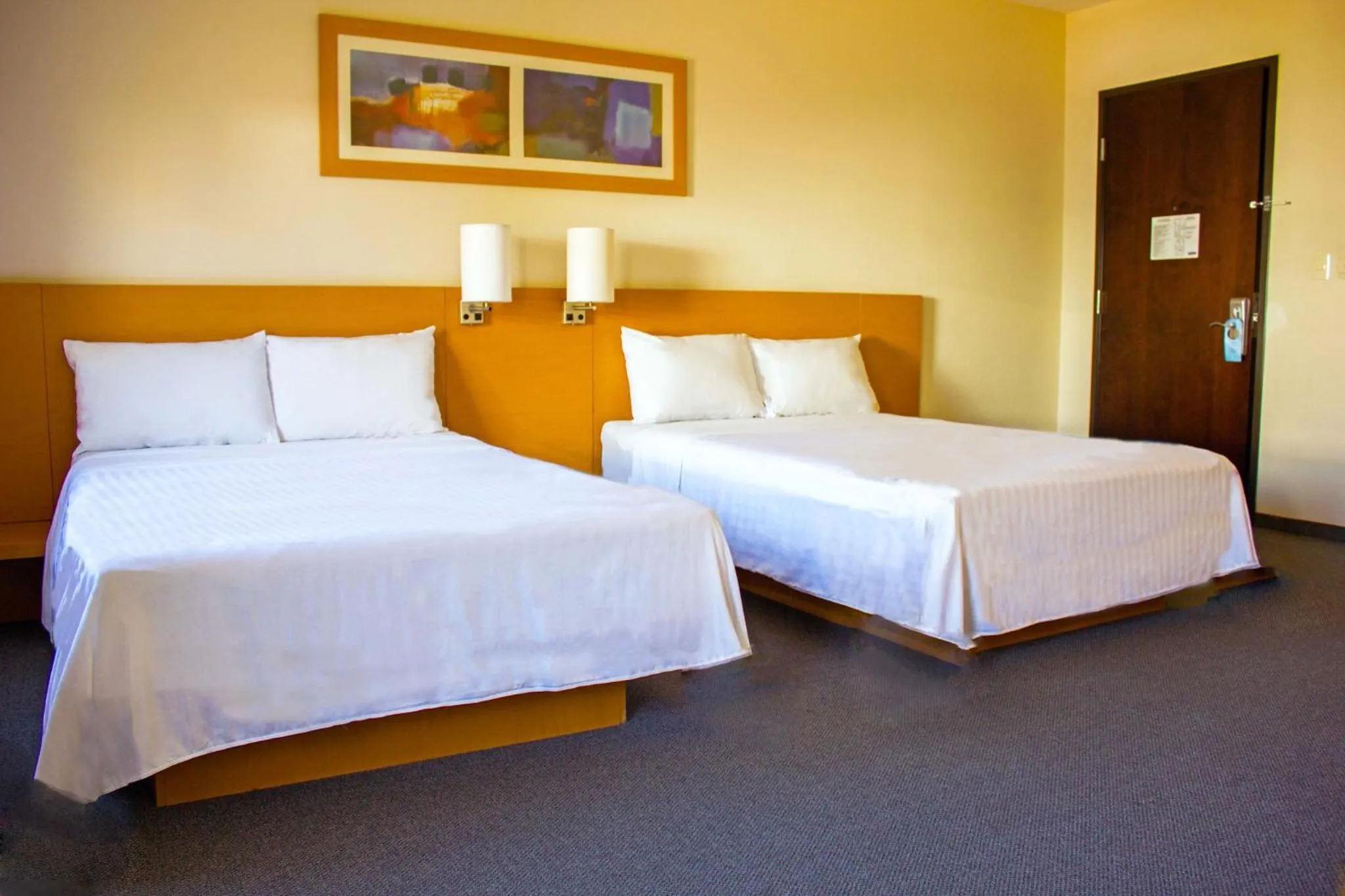 Photo of the whole room, Bed in Holiday Inn Express Morelia Centro Historico