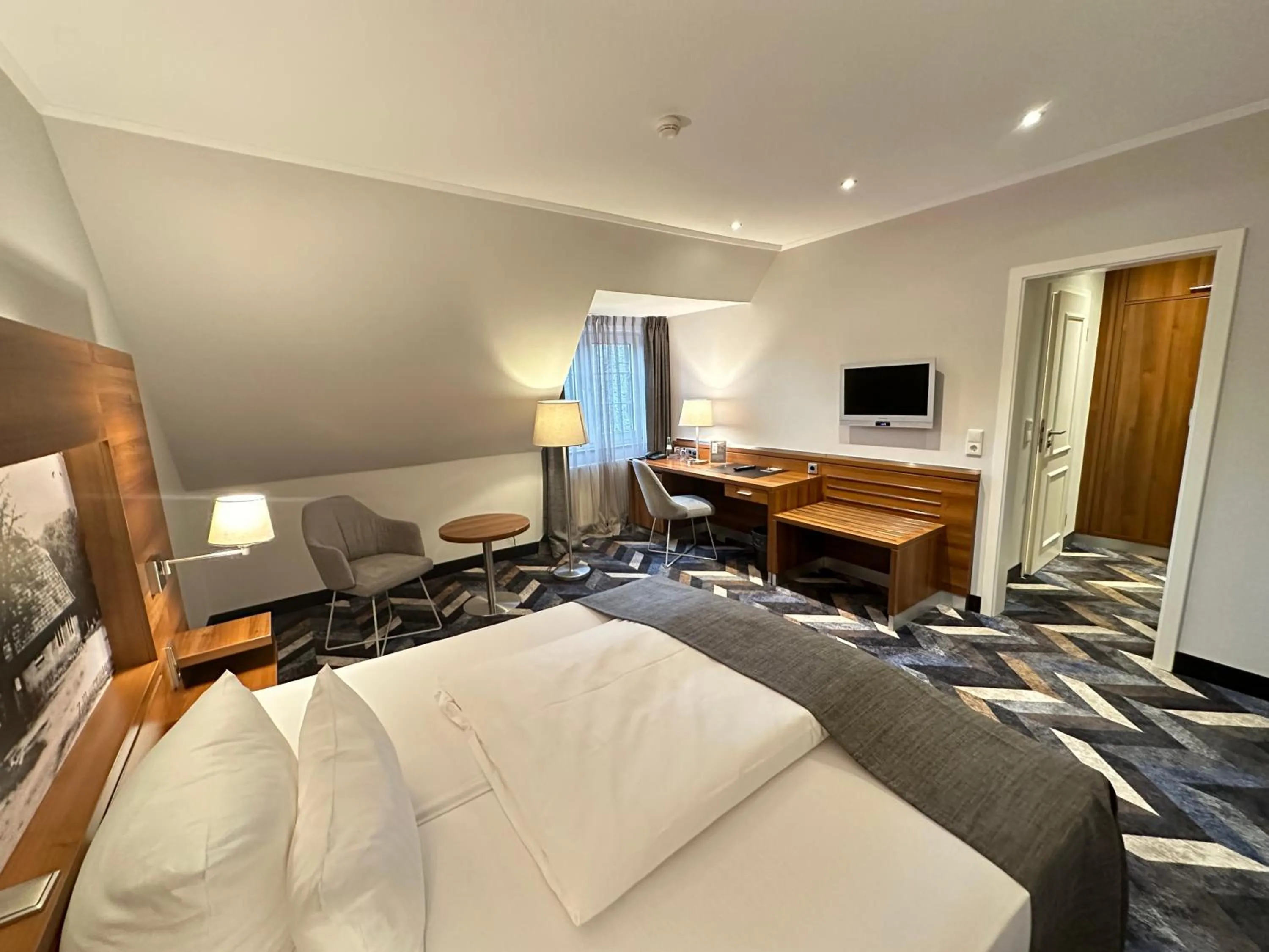 Photo of the whole room, Bed in Hotel Zum Zollhaus