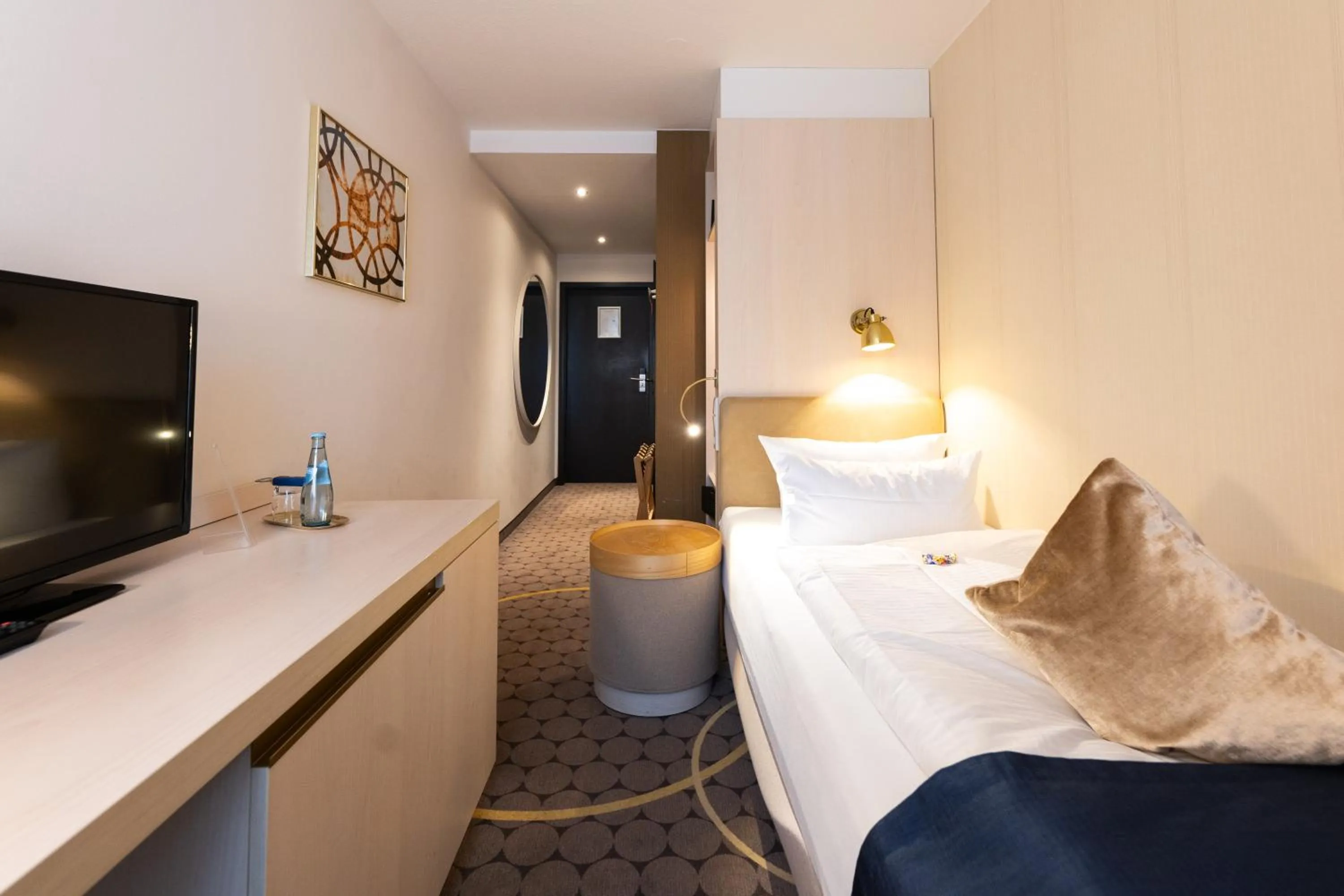 Photo of the whole room, Bed in Hotel Zum Zollhaus