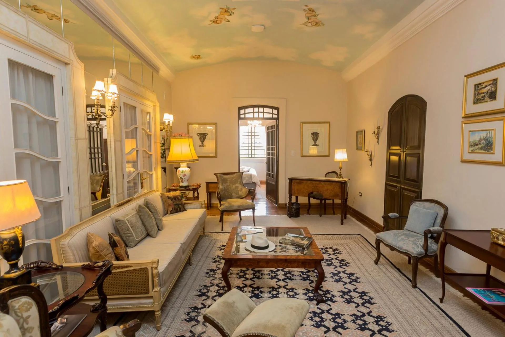 Living room in Mansion Alcazar