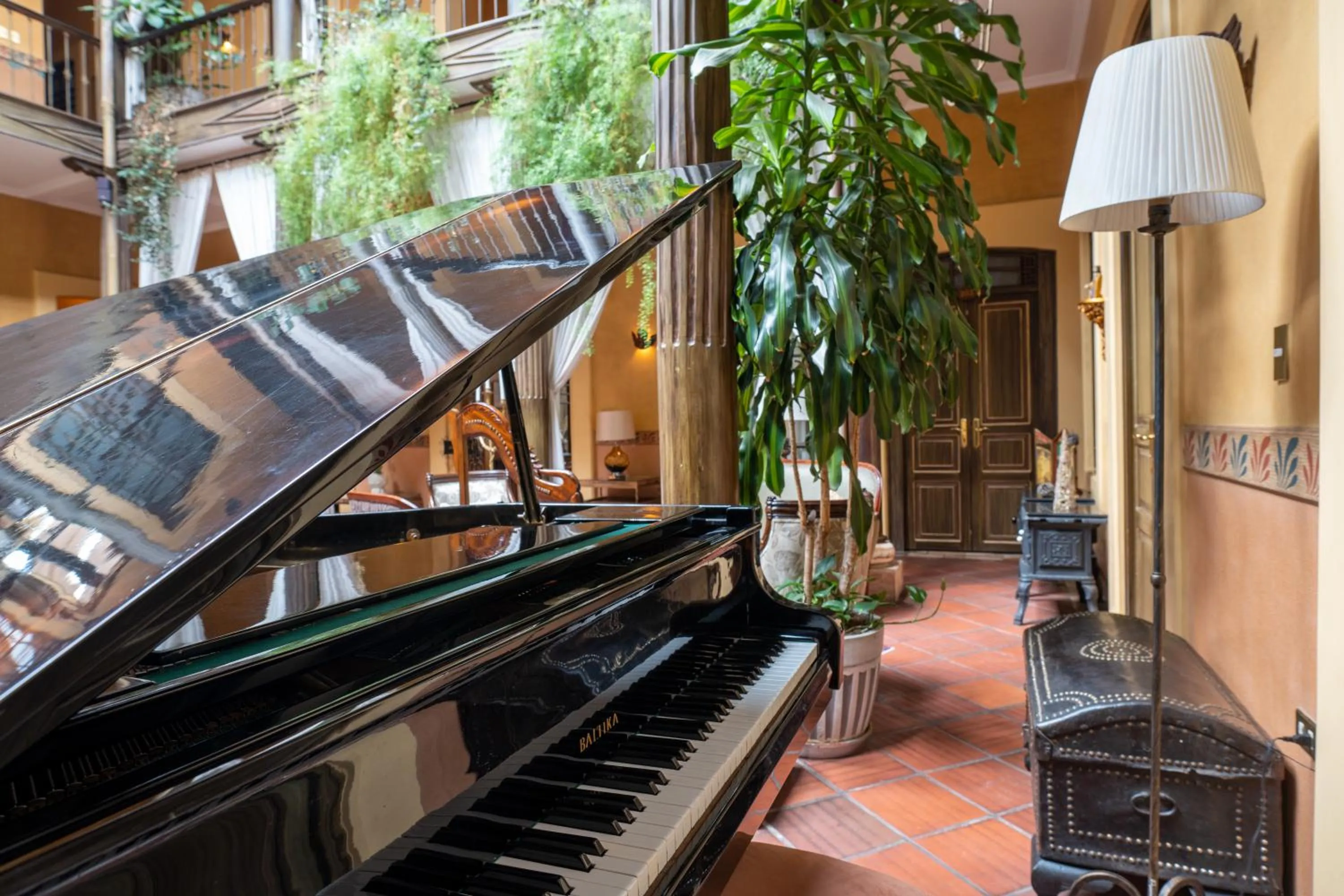 Living room in Mansion Alcazar