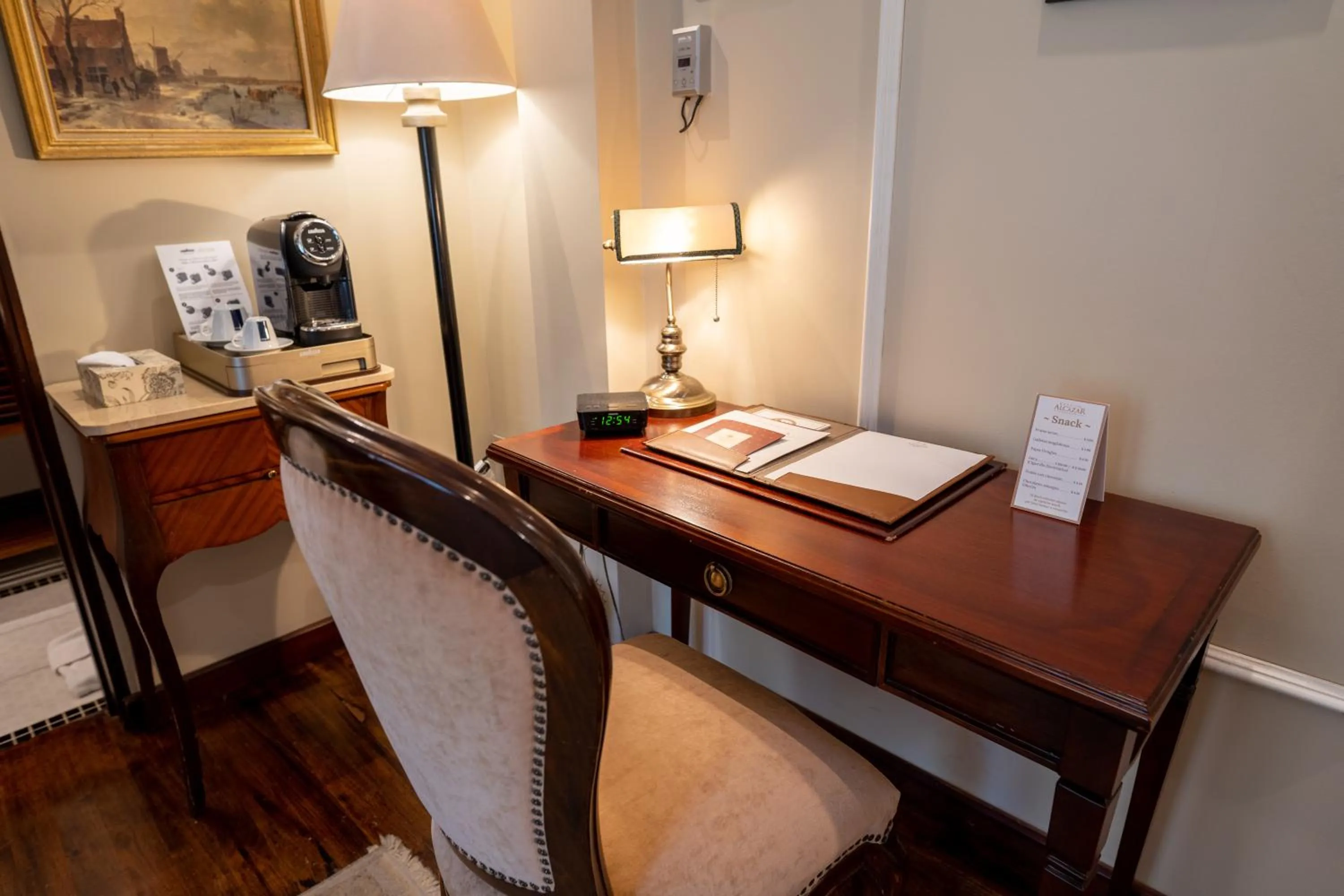 Coffee/tea facilities in Mansion Alcazar