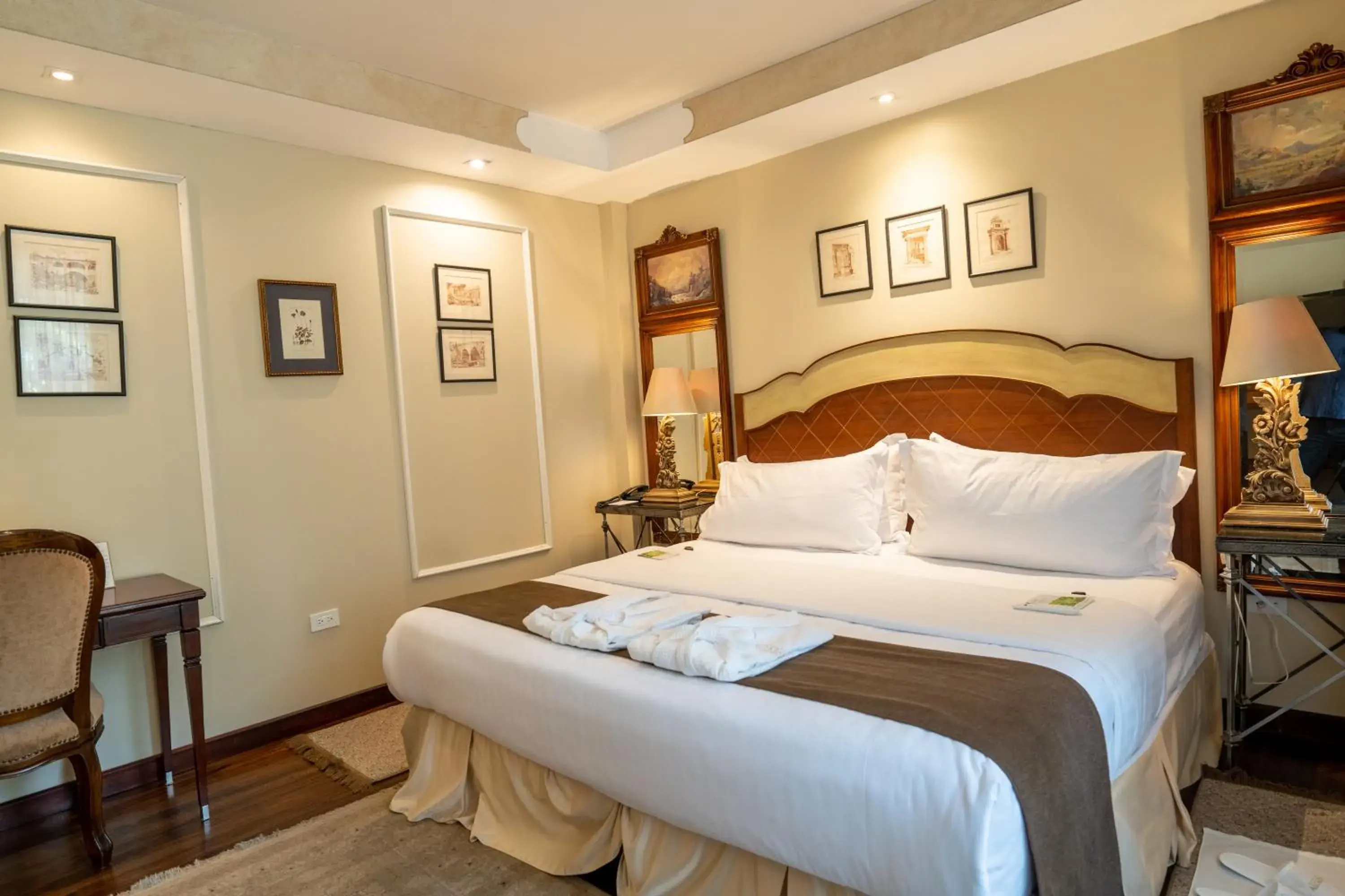 Superior Double Room in Mansion Alcazar Superior Double Room in Mansion Alcazar