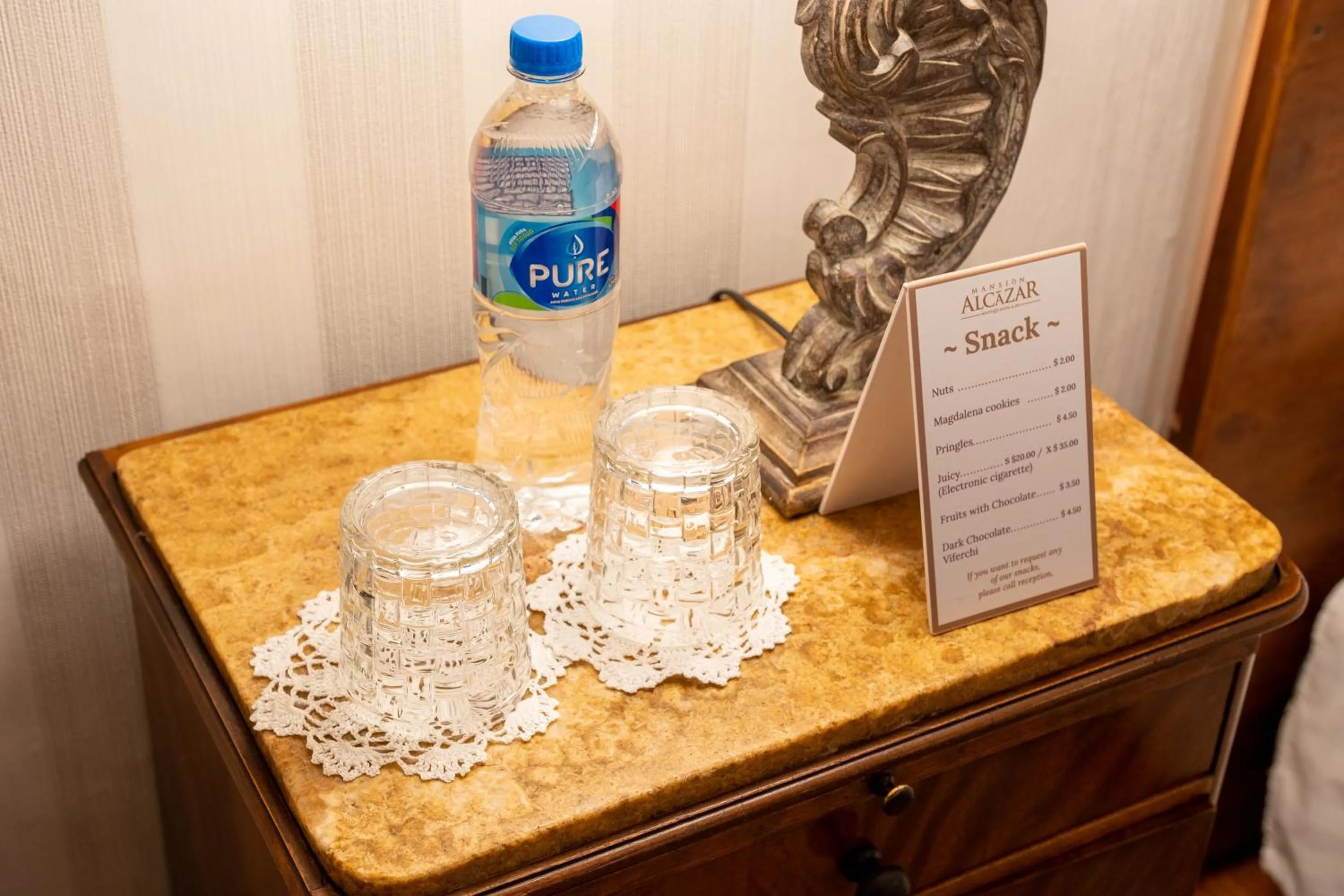 Food and drinks in Mansion Alcazar