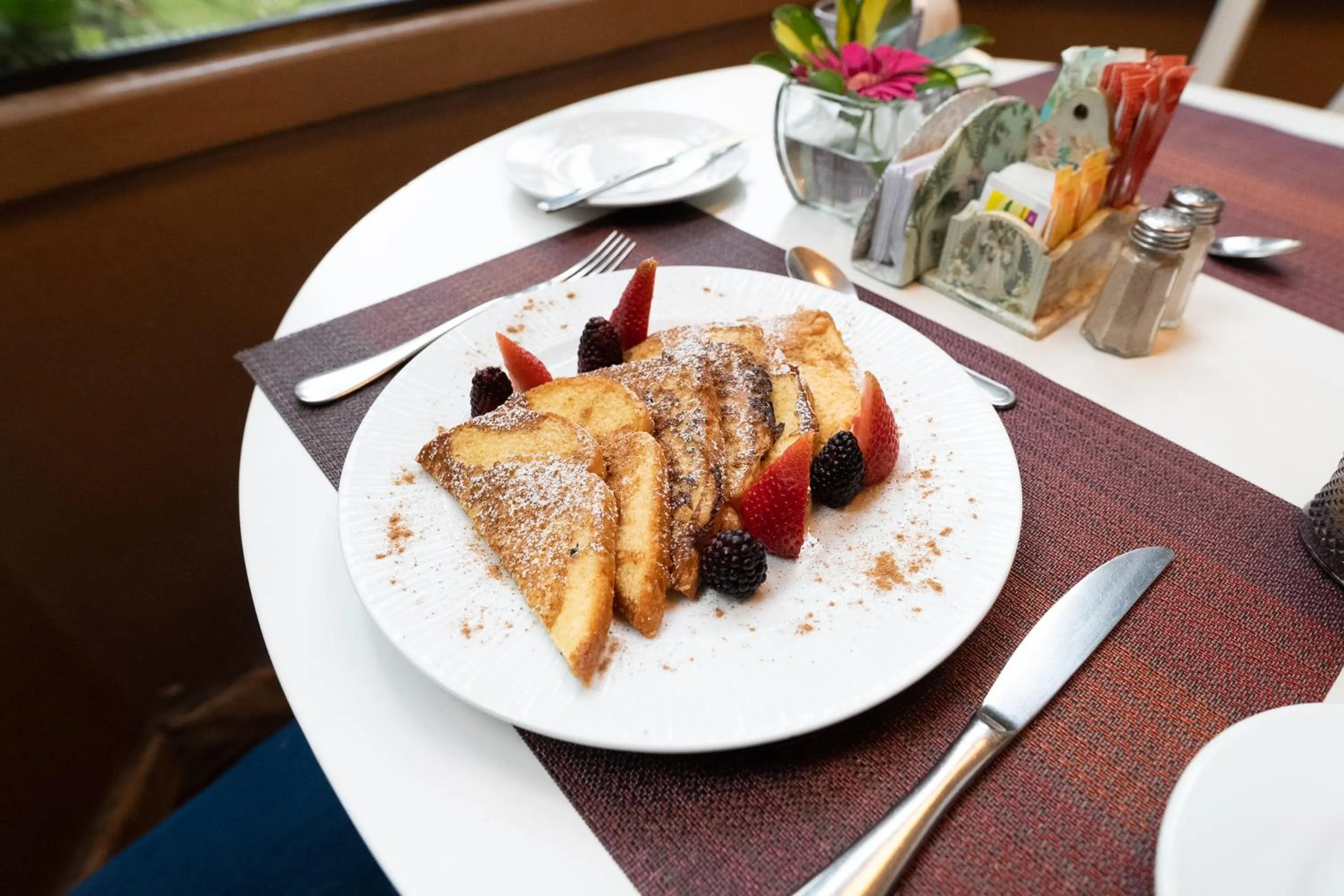 Food in Mansion Alcazar