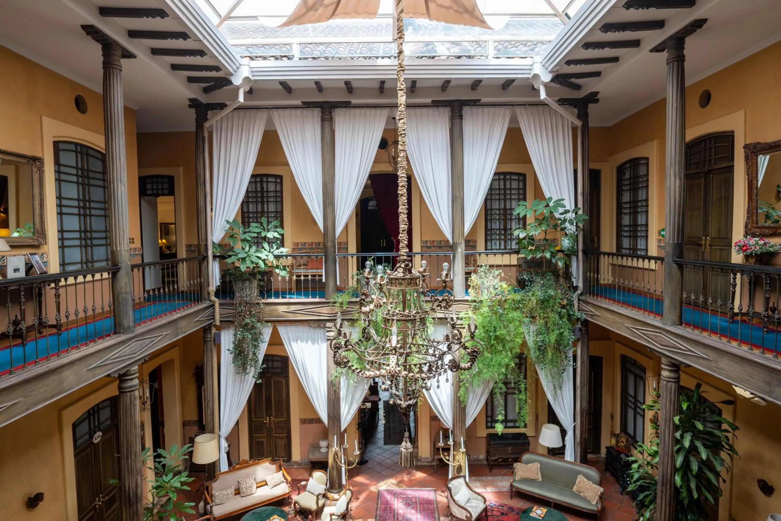 Property building in Mansion Alcazar