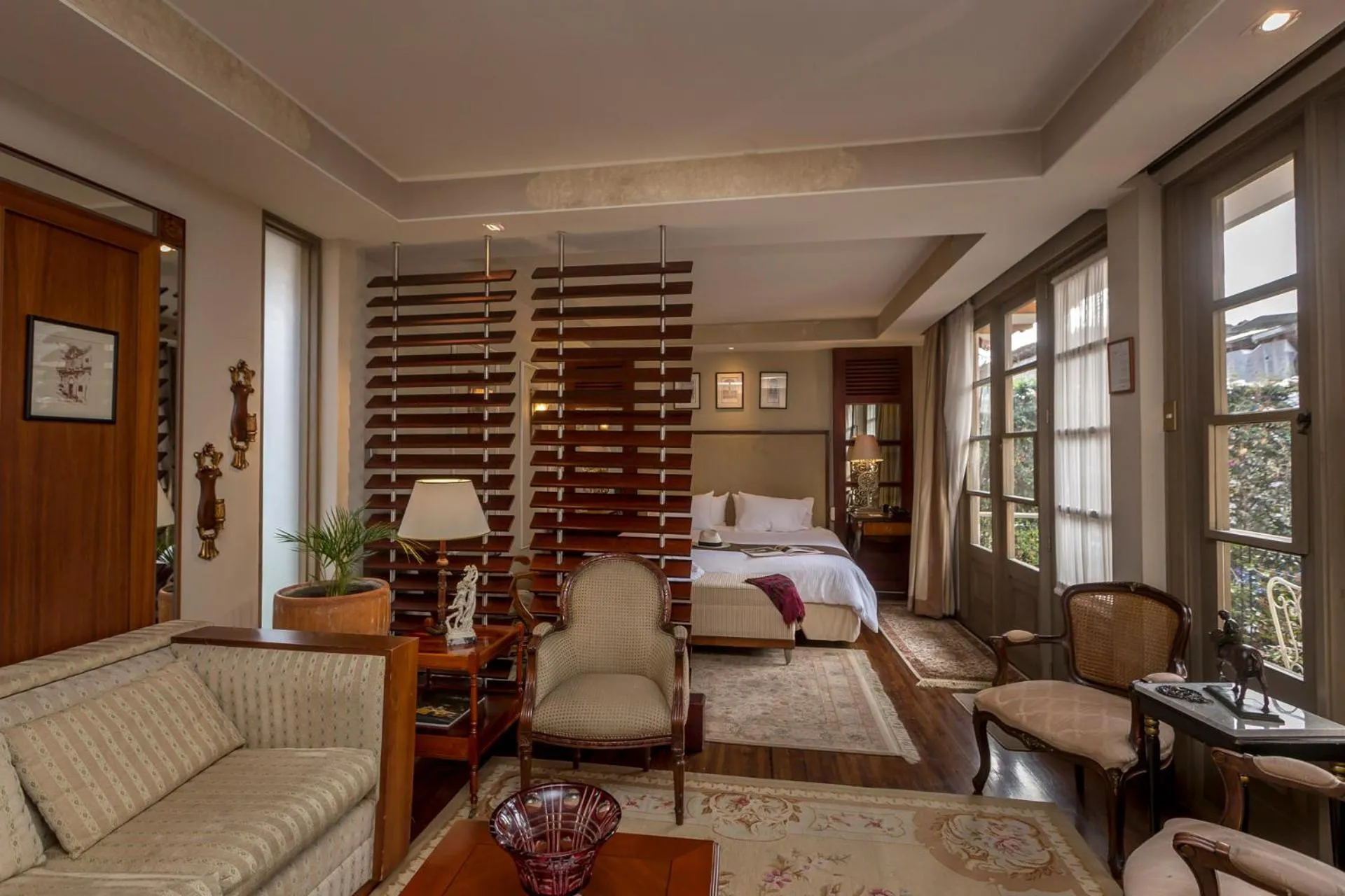 Photo of the whole room, Bed in Mansion Alcazar