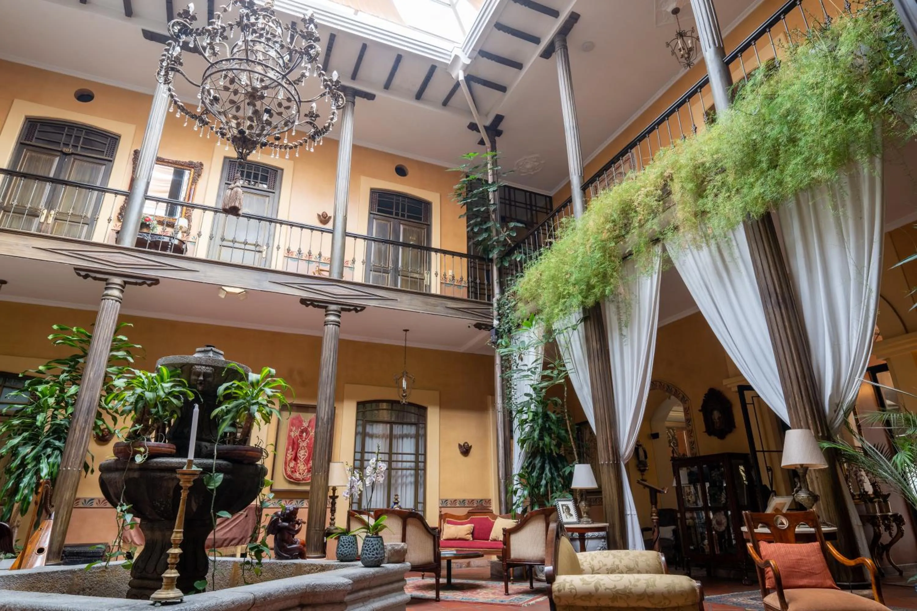 Living room in Mansion Alcazar