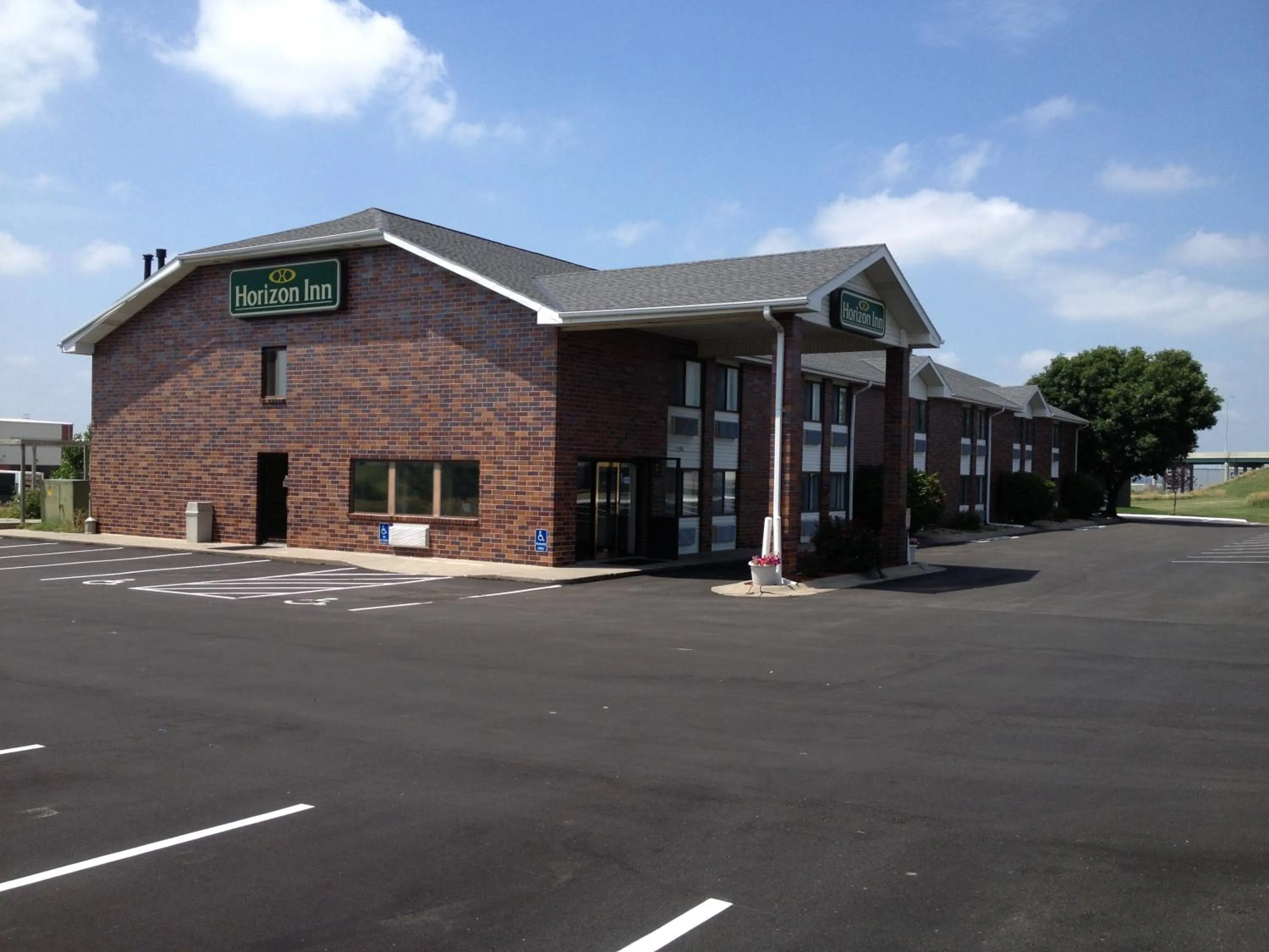 Property building in Horizon Inn