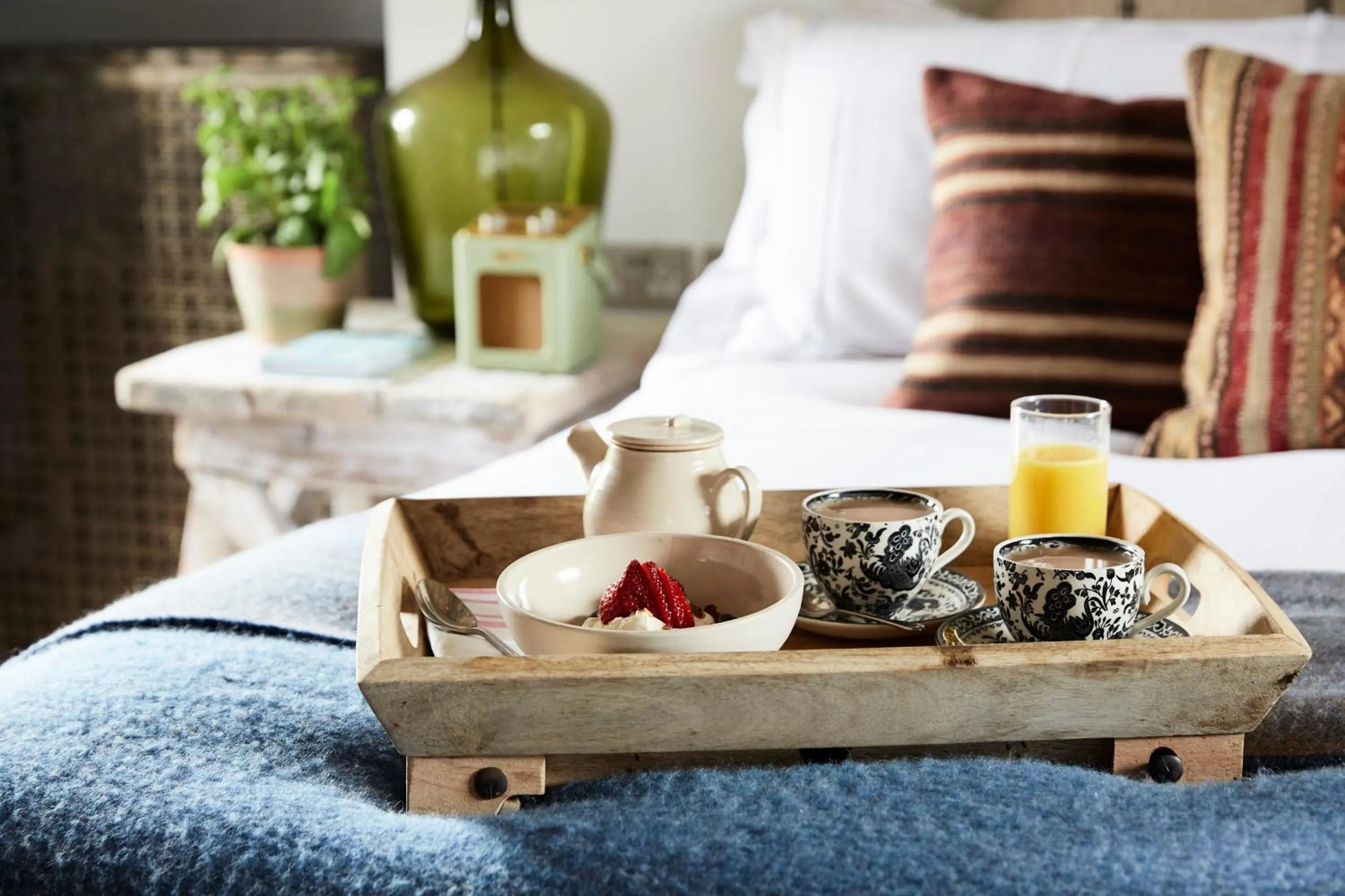 Bed in Artist Residence Oxfordshire