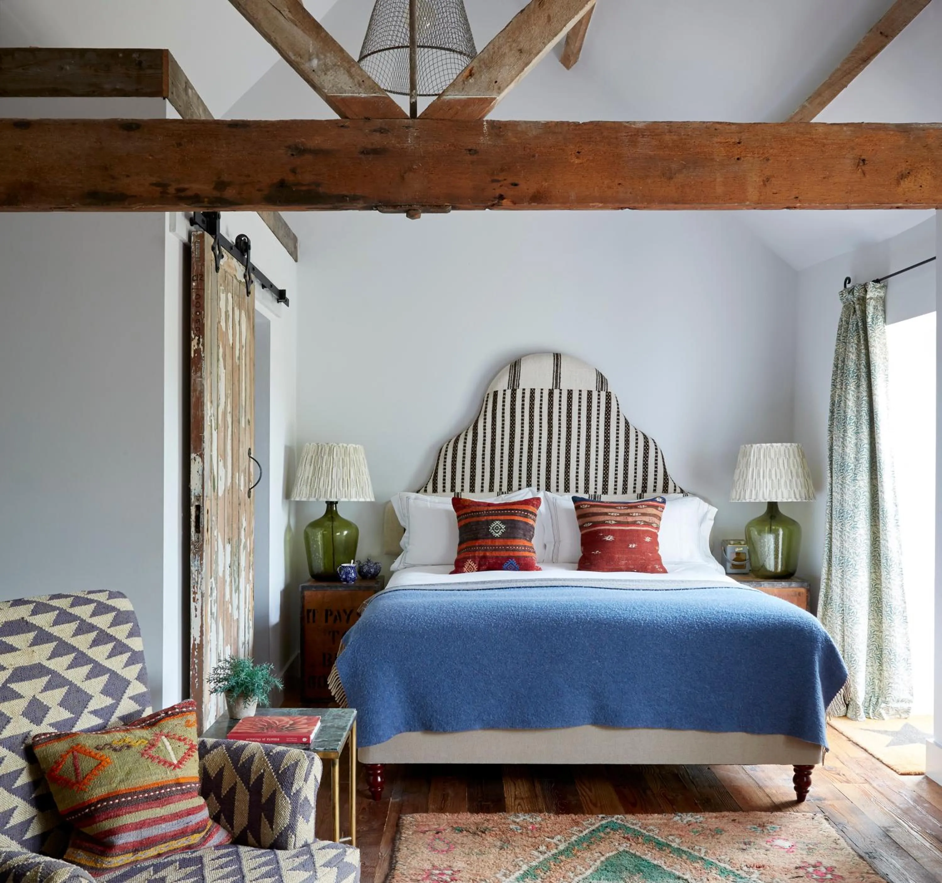 Bed in Artist Residence Oxfordshire