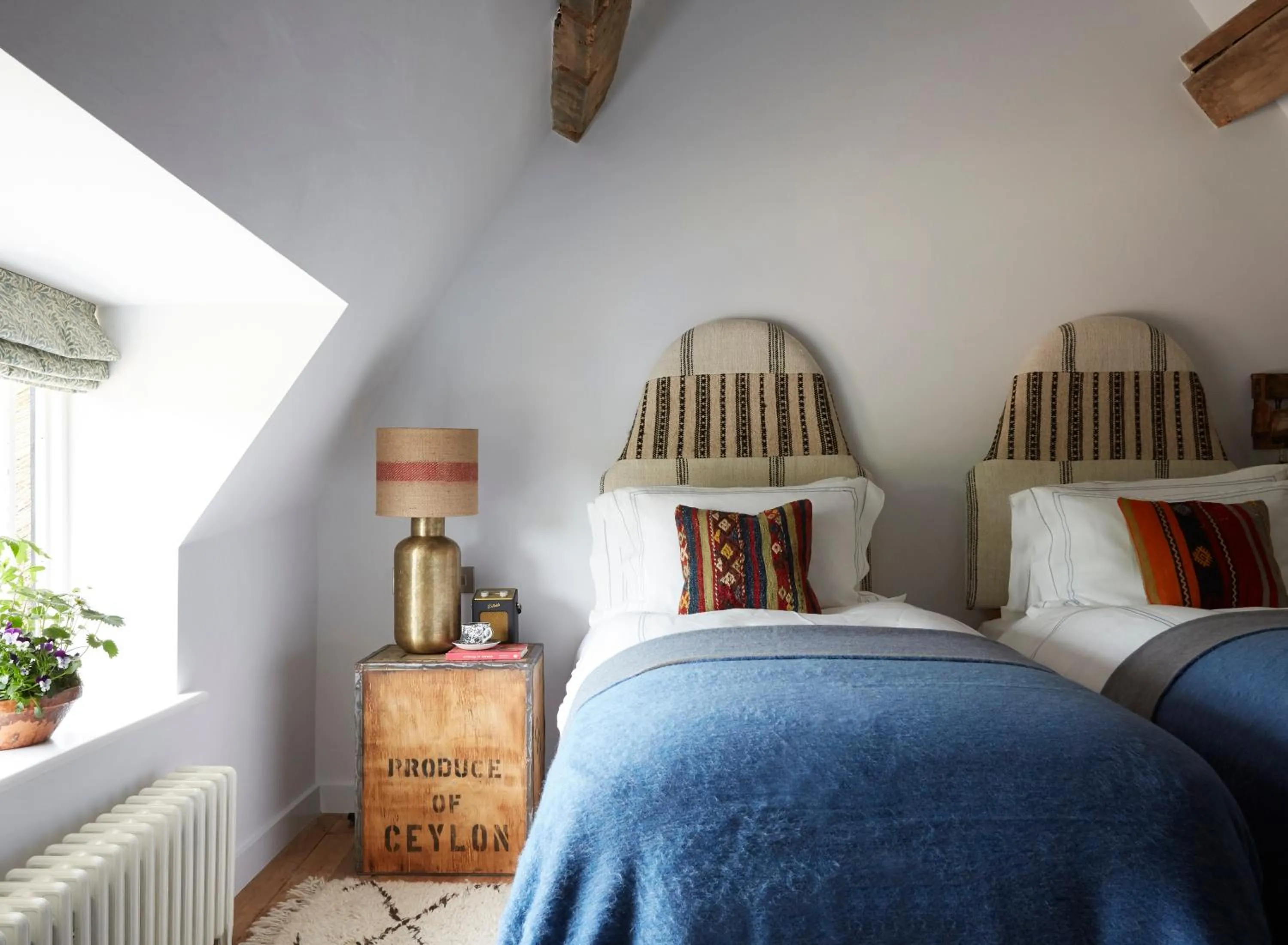 Bed in Artist Residence Oxfordshire