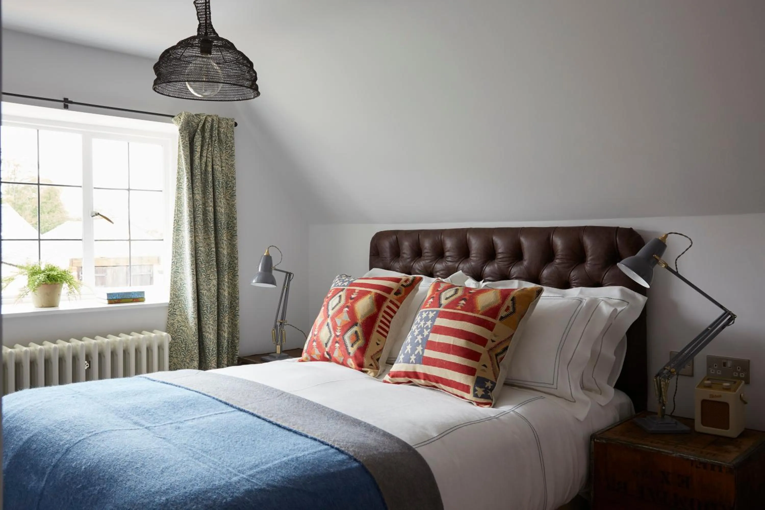 Bed in Artist Residence Oxfordshire