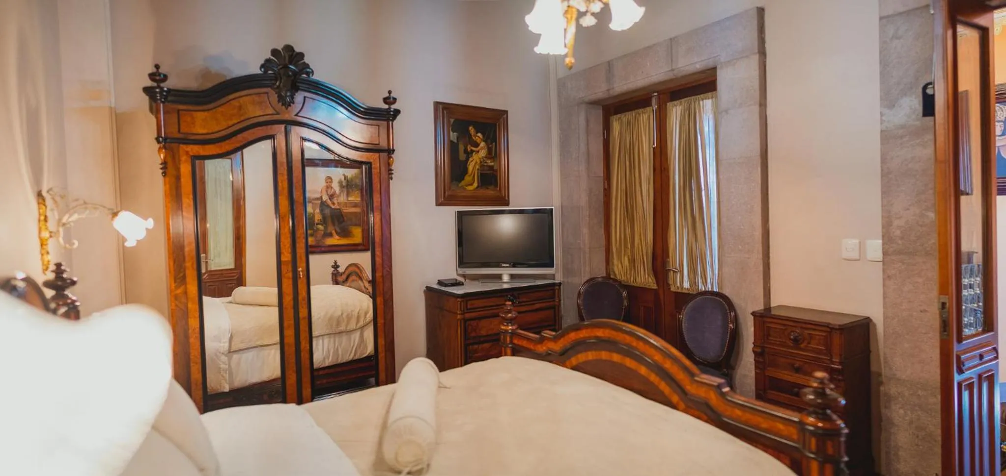 Photo of the whole room, Bed in Hotel Museo Palacio de San Agustin