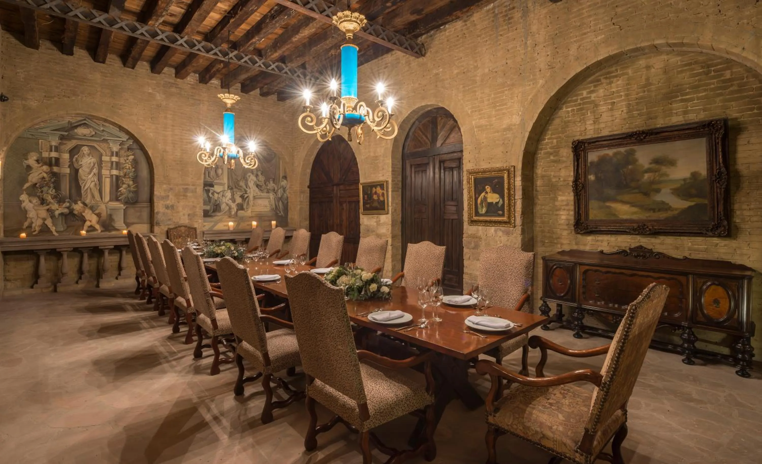 Communal lounge/ TV room in Hotel Museo Palacio de San Agustin