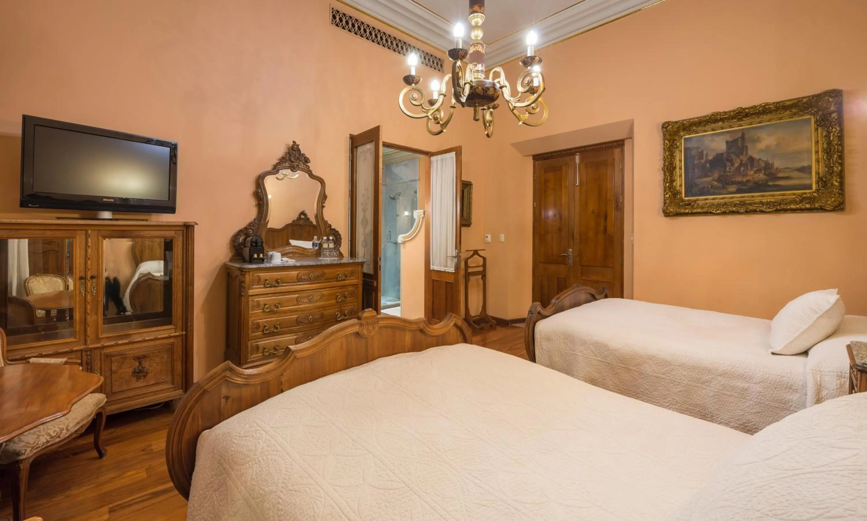 Photo of the whole room, Bed in Hotel Museo Palacio de San Agustin