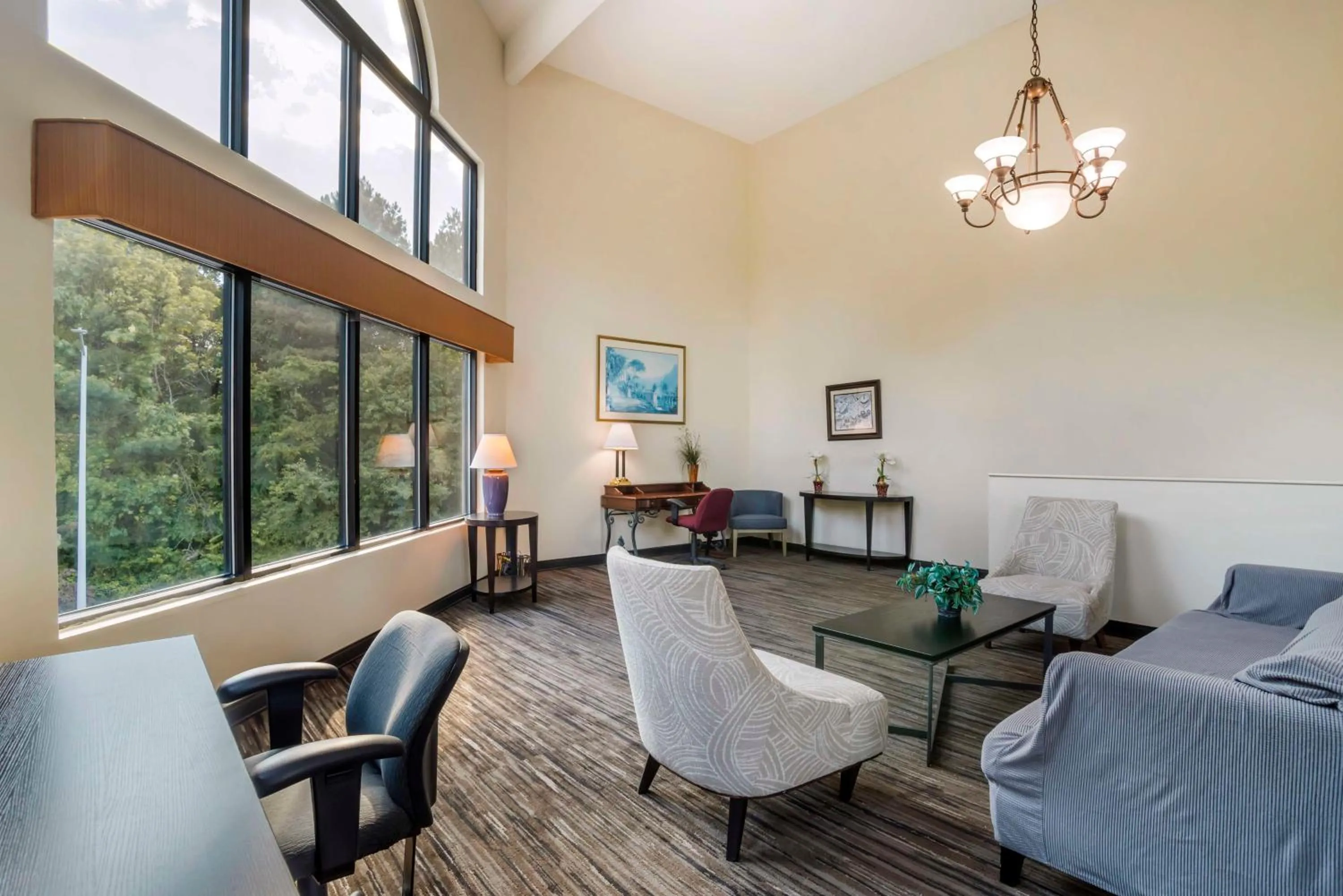 Lobby or reception in Best Western Carowinds