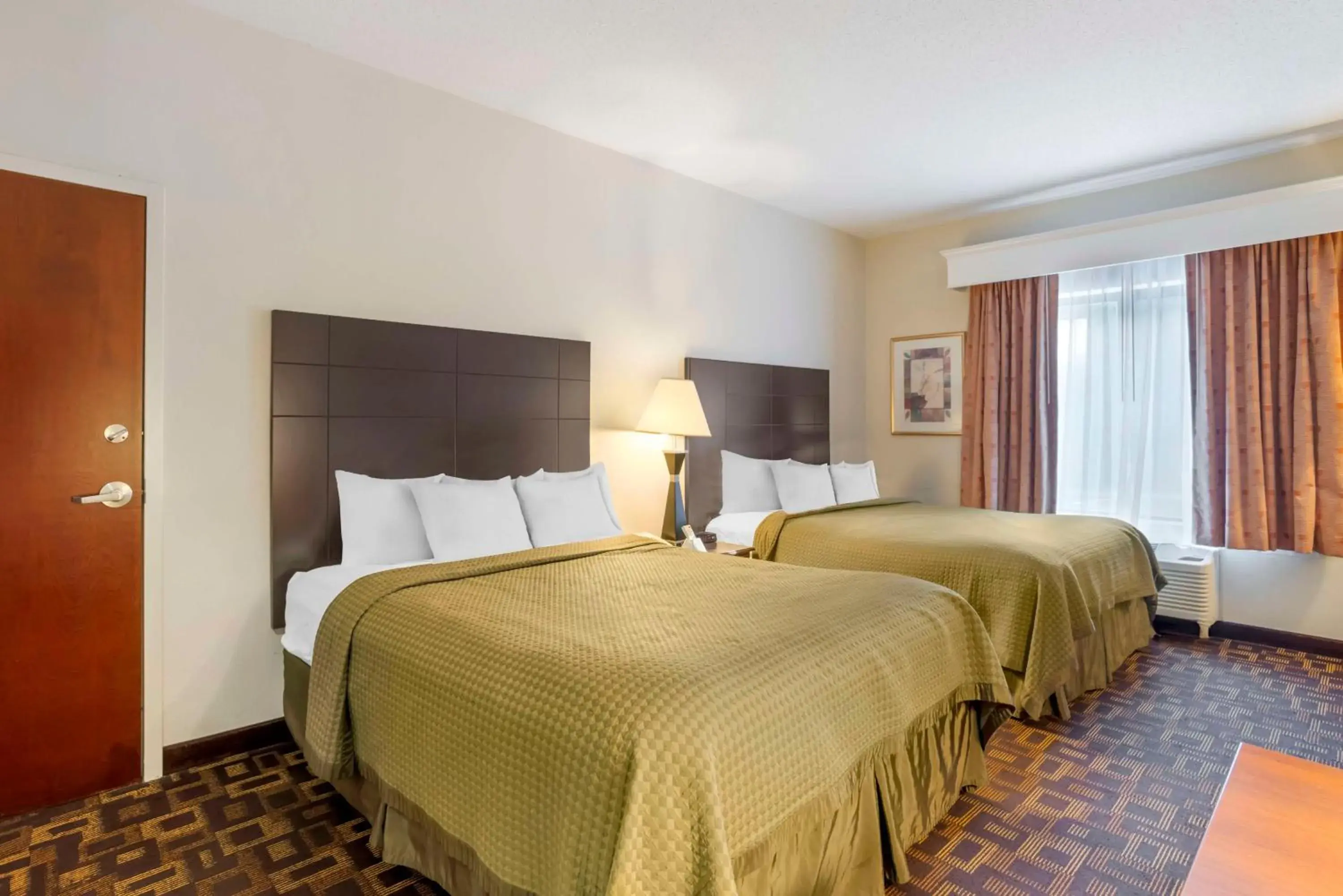 Queen Room with Two Queen Beds - Disability Access/Walk-In Shower in Best Western Carowinds Queen Room with Two Queen Beds - Disability Access/Walk-In Shower in Best Western Carowinds