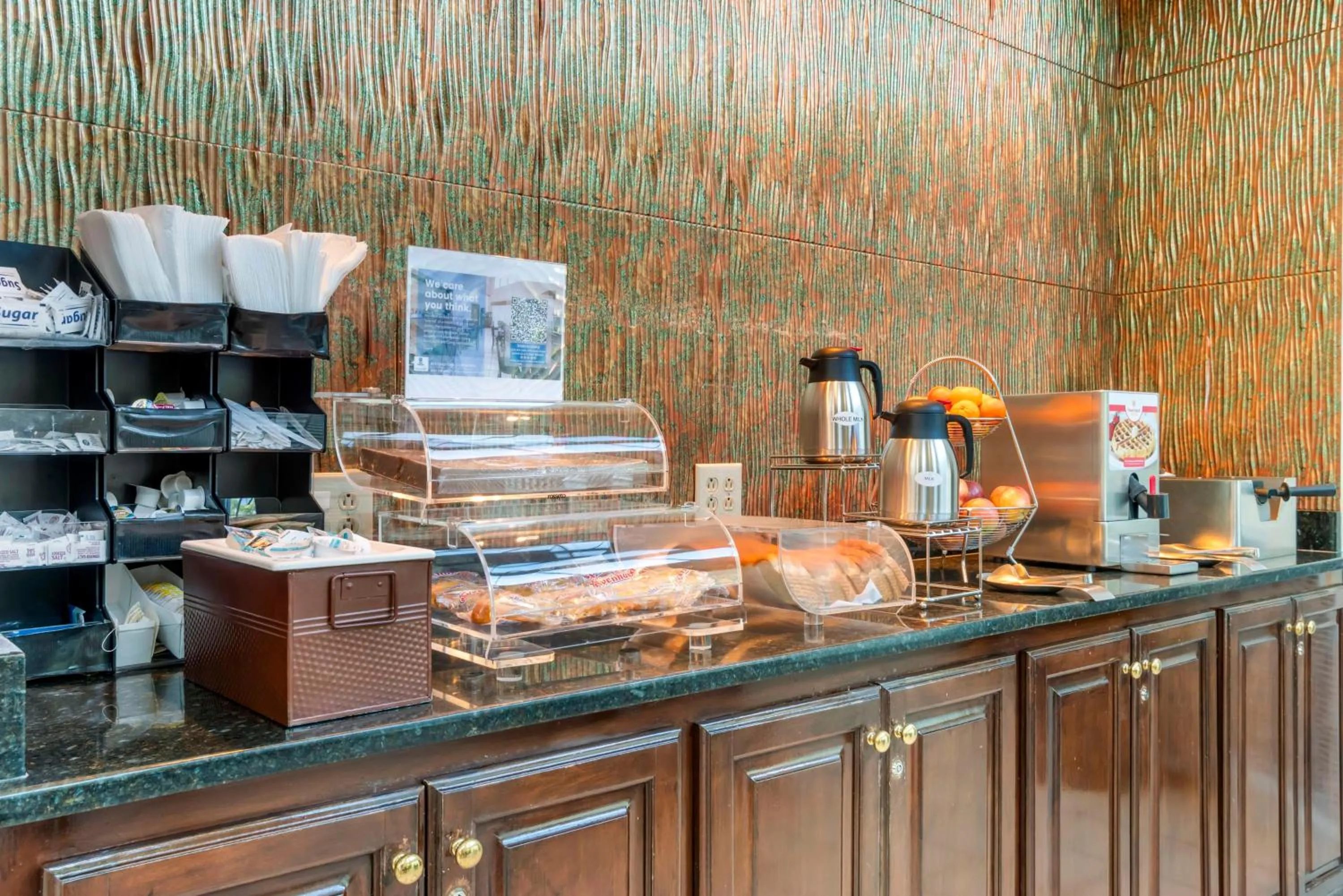 Breakfast in Best Western Carowinds