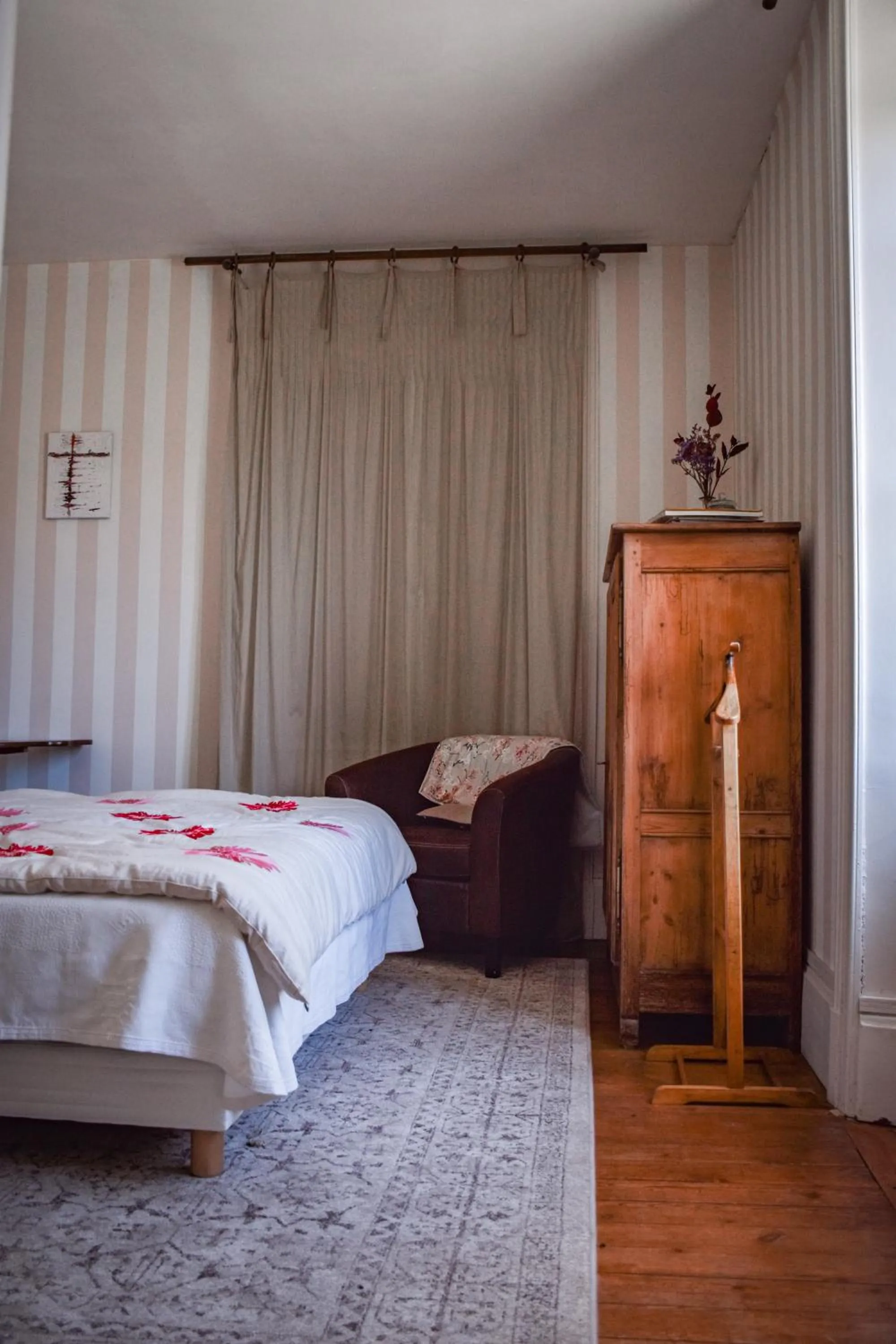 Bedroom, Bed in Utah Beach Chambre hote