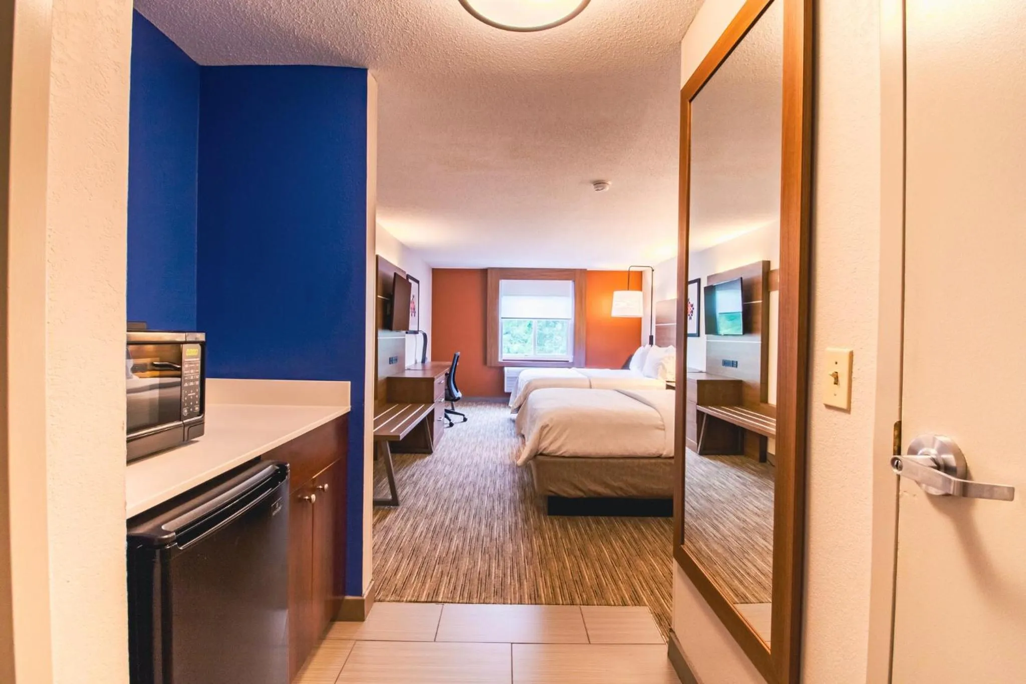 Photo of the whole room, Bed in Holiday Inn Express & Suites - Lincoln East - White Mountains by IHG