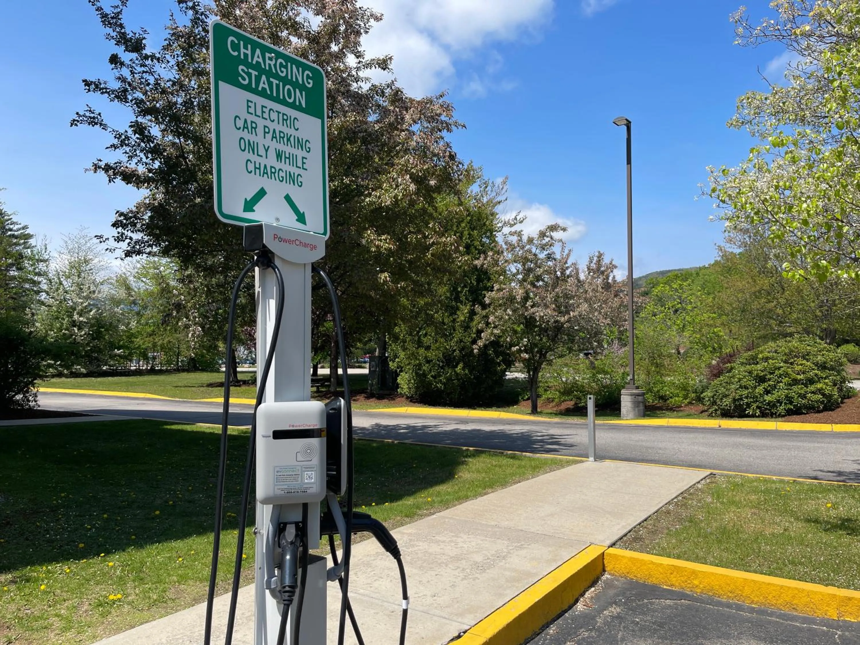 Property building in Holiday Inn Express & Suites - Lincoln East - White Mountains by IHG