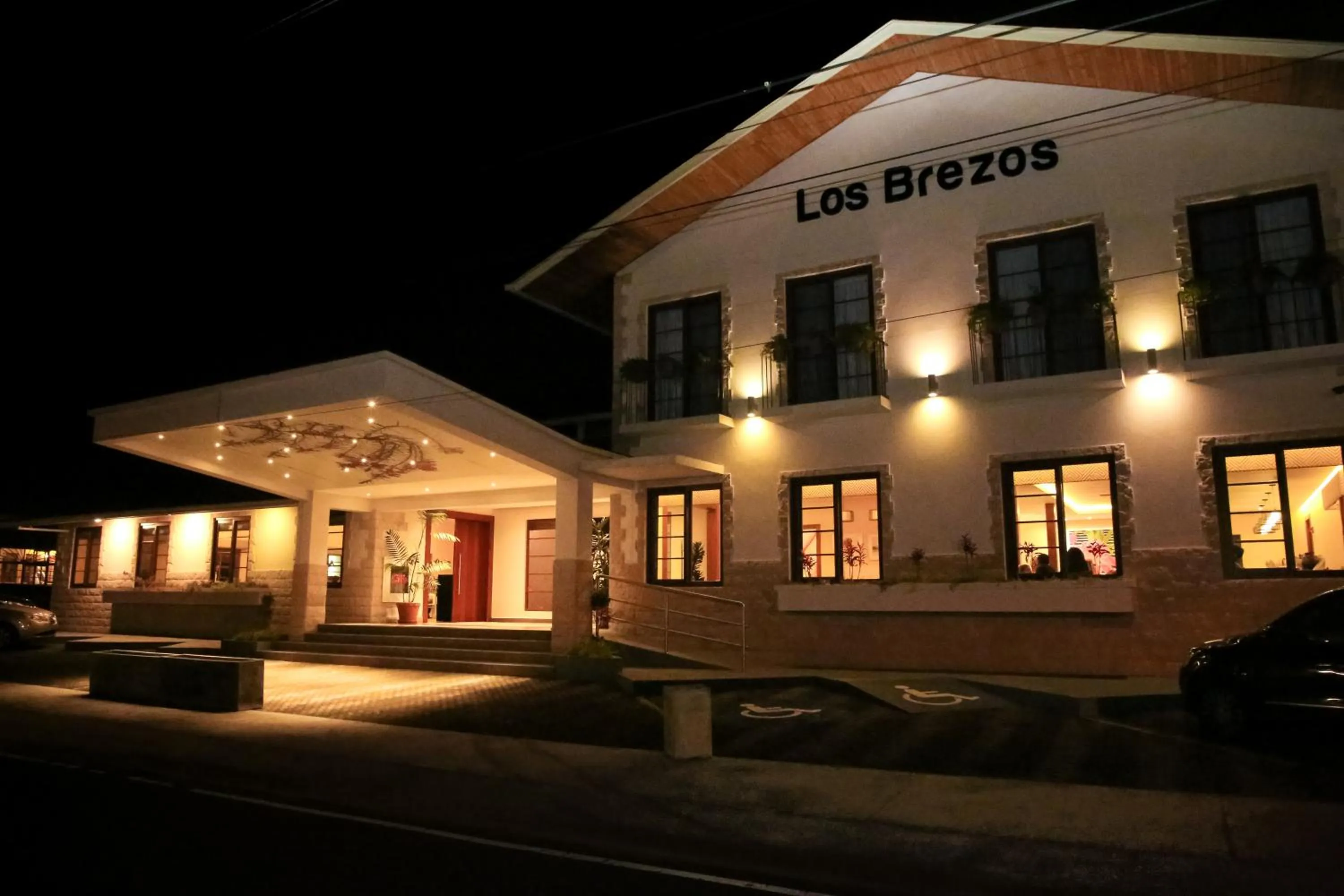 Facade/entrance in Los Brezos Hotel Boutique