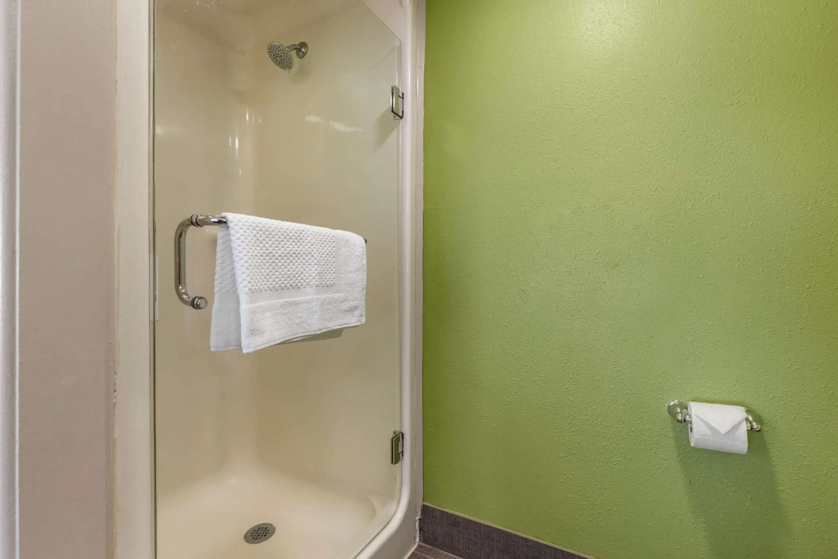 Bedroom in Sleep Inn Matthews-Charlotte