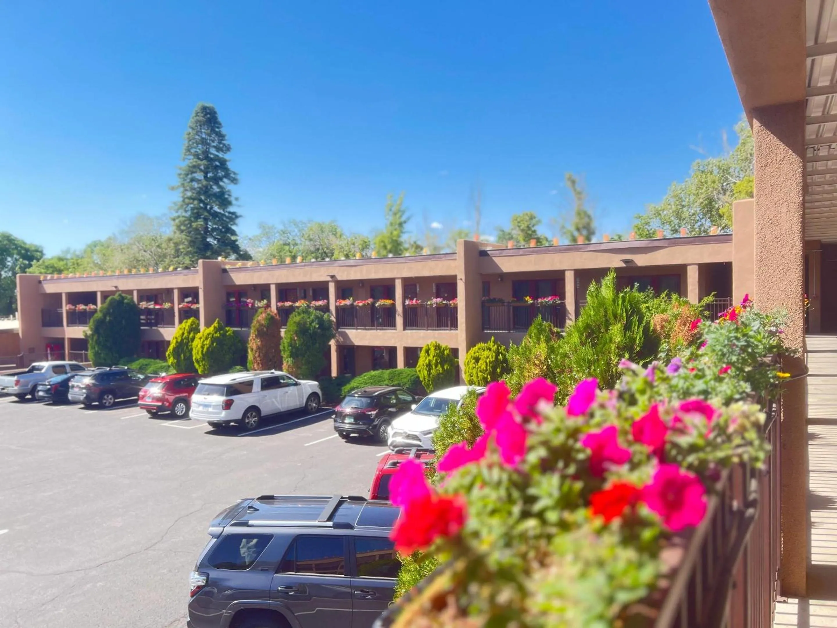 Property building in El Sendero Inn, an Ascend Collection Hotel