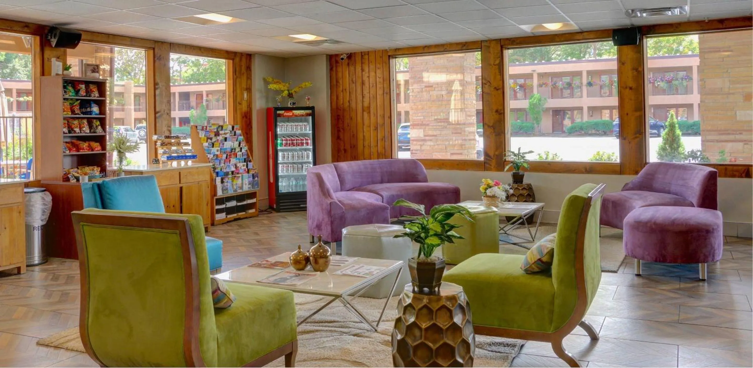 Lobby or reception in El Sendero Inn, an Ascend Collection Hotel