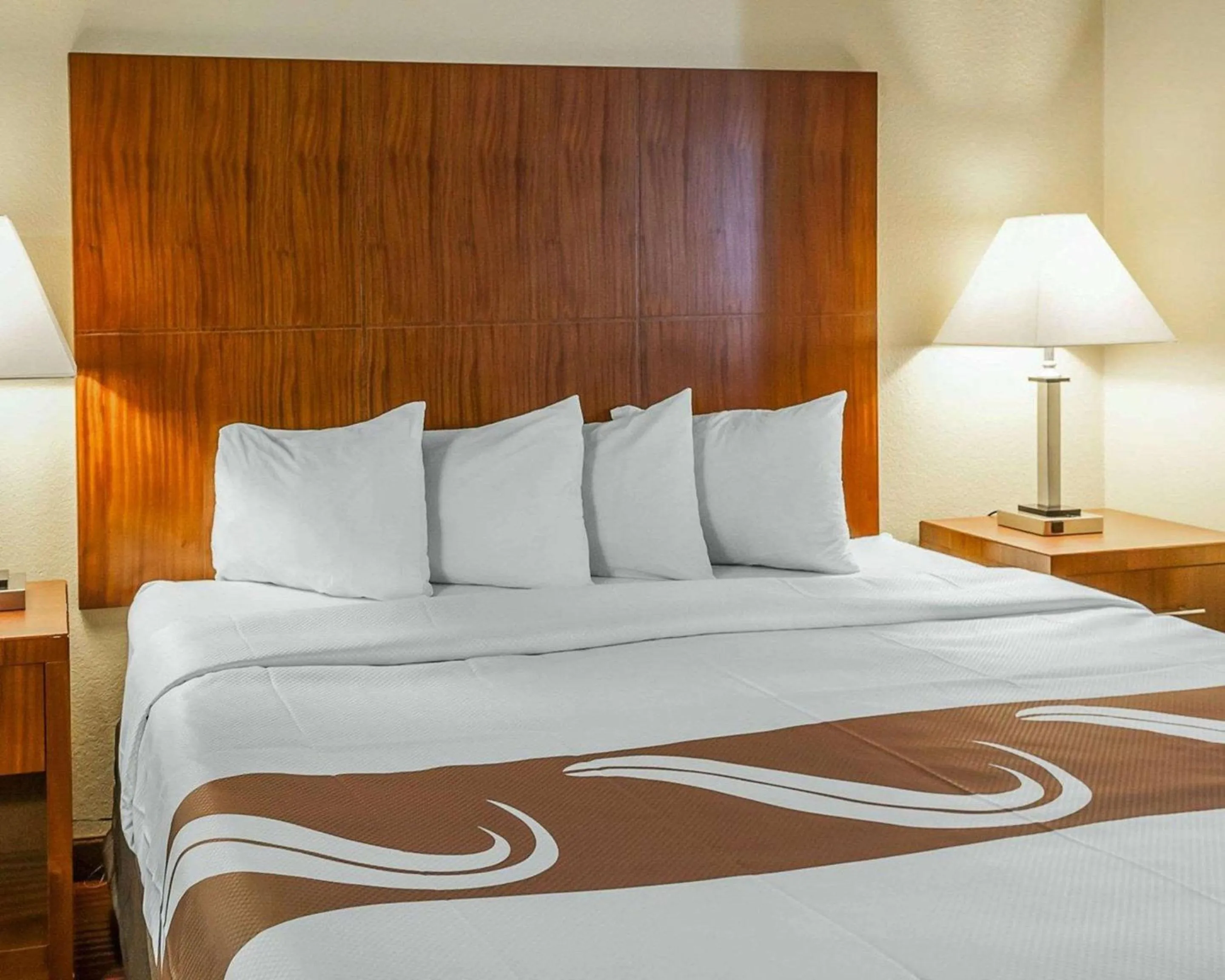 Photo of the whole room, Bed in Quality Inn & Suites Albuquerque West